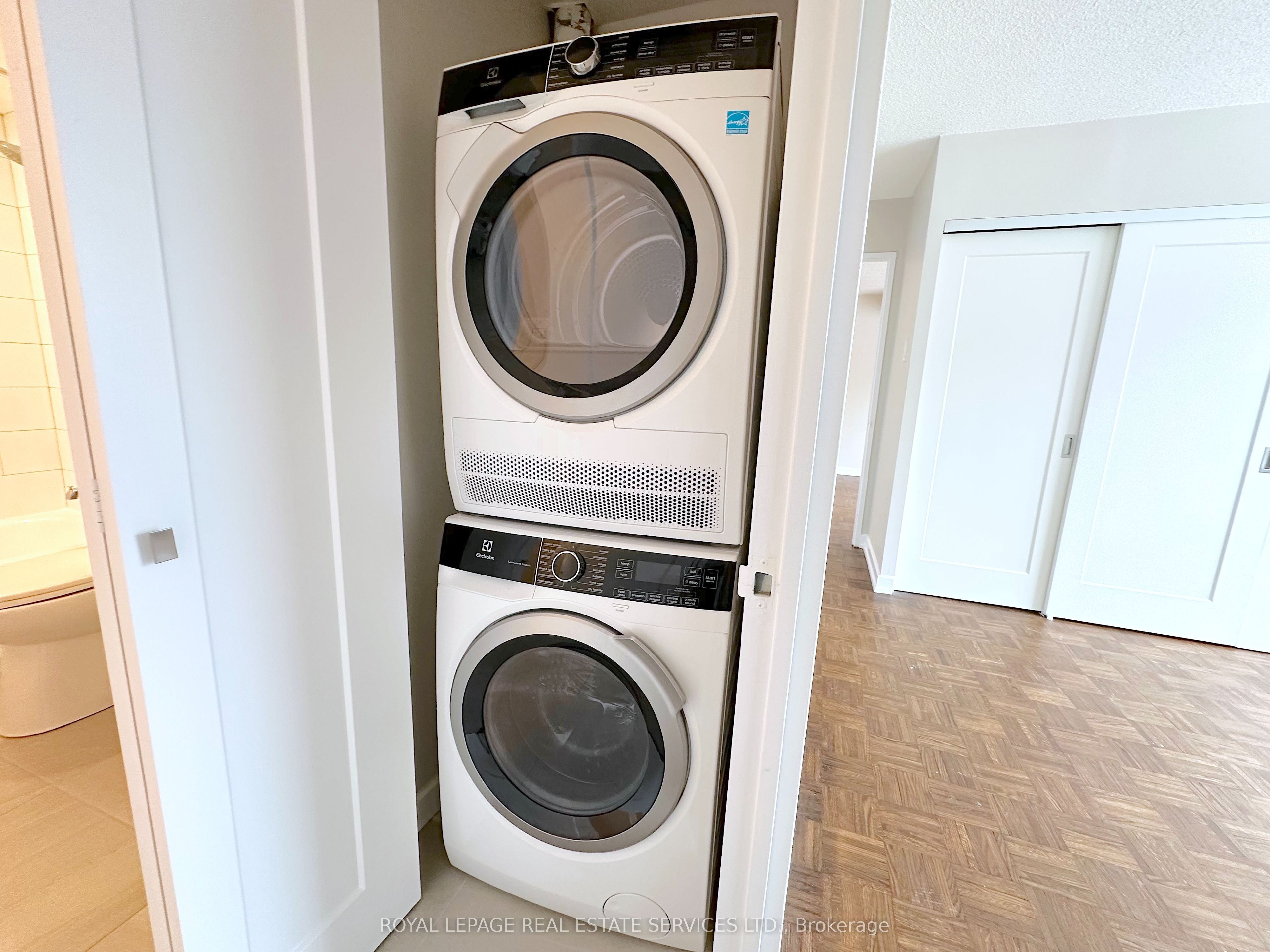 17 Brookbanks Drive 703 Property Photo 11