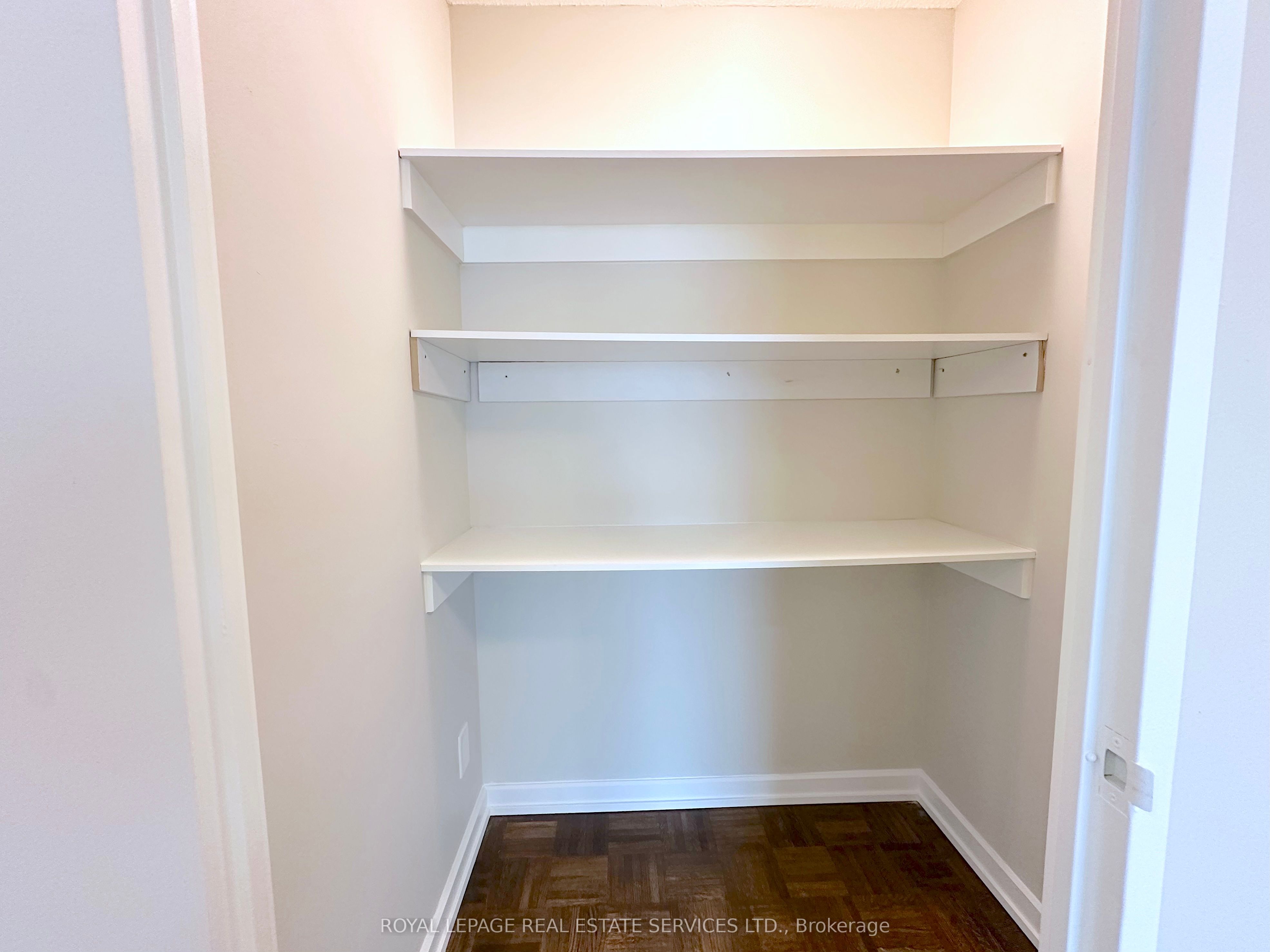 17 Brookbanks Drive 703 Property Photo 12