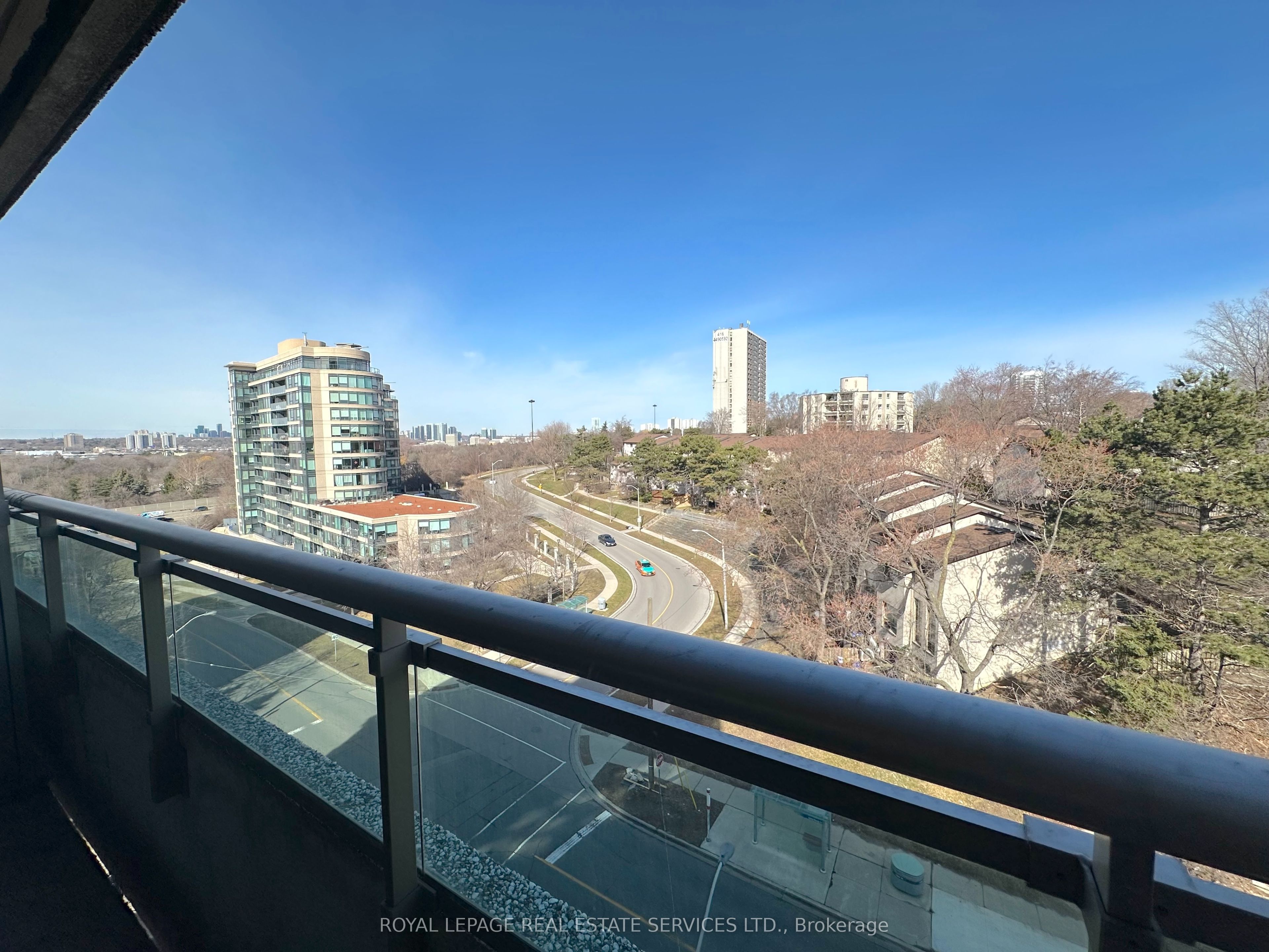 17 Brookbanks Drive 703 Property Photo 13