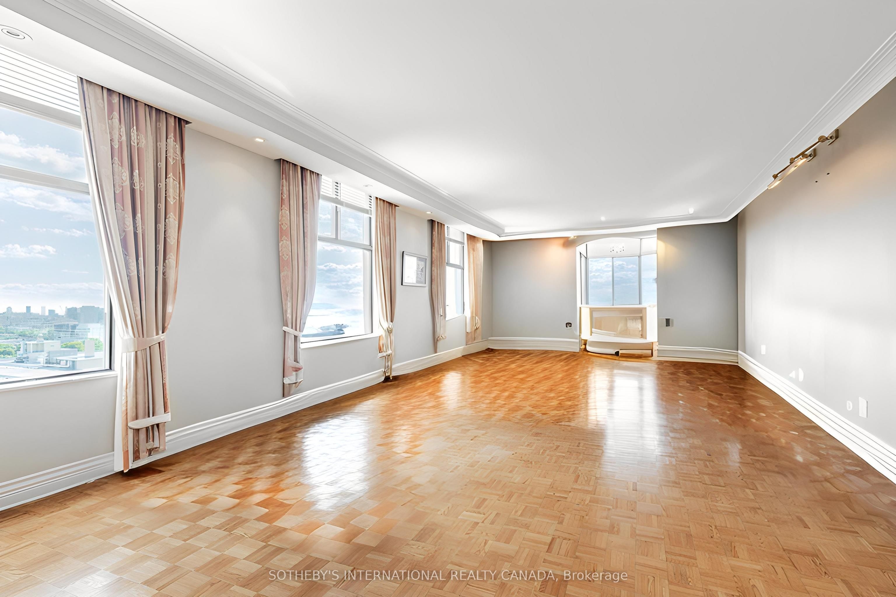 423 Avenue Road 13 Property Photo 5