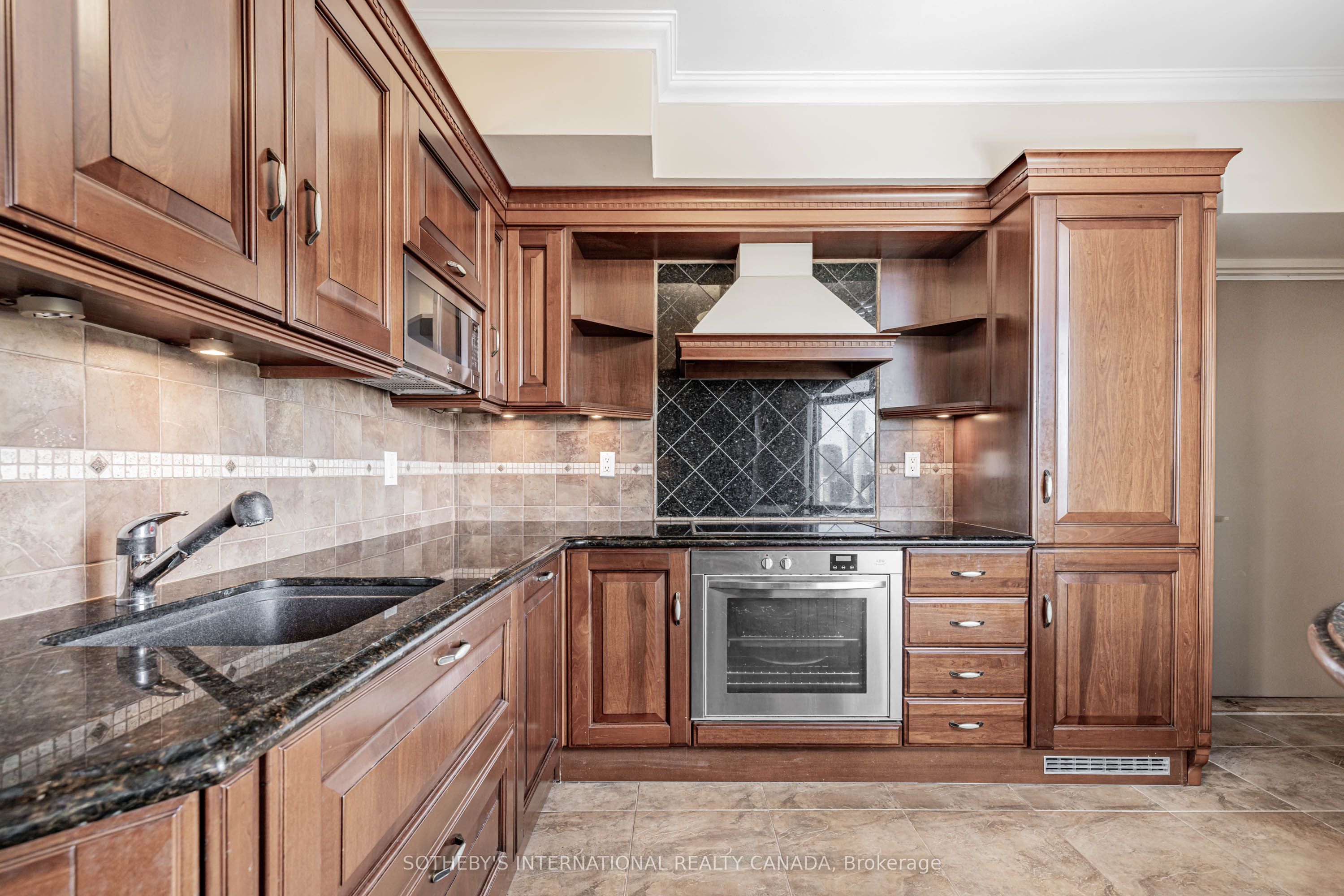 423 Avenue Road 13 Property Photo 15