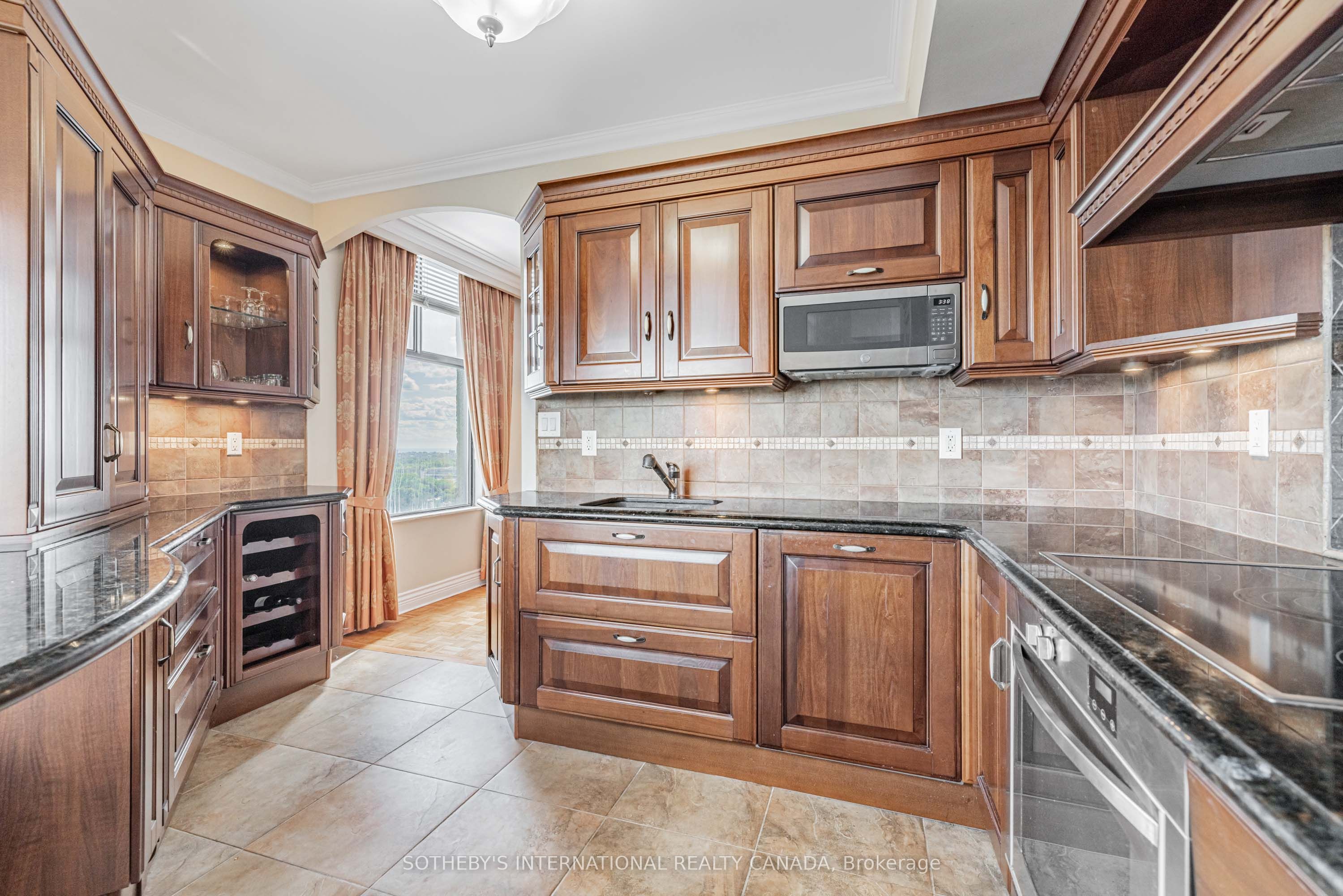 423 Avenue Road 13 Property Photo 16