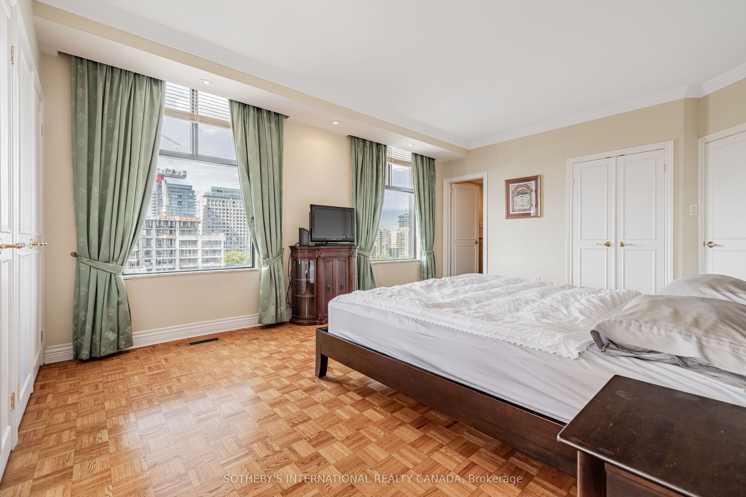 423 Avenue Road 13 Property Photo 25