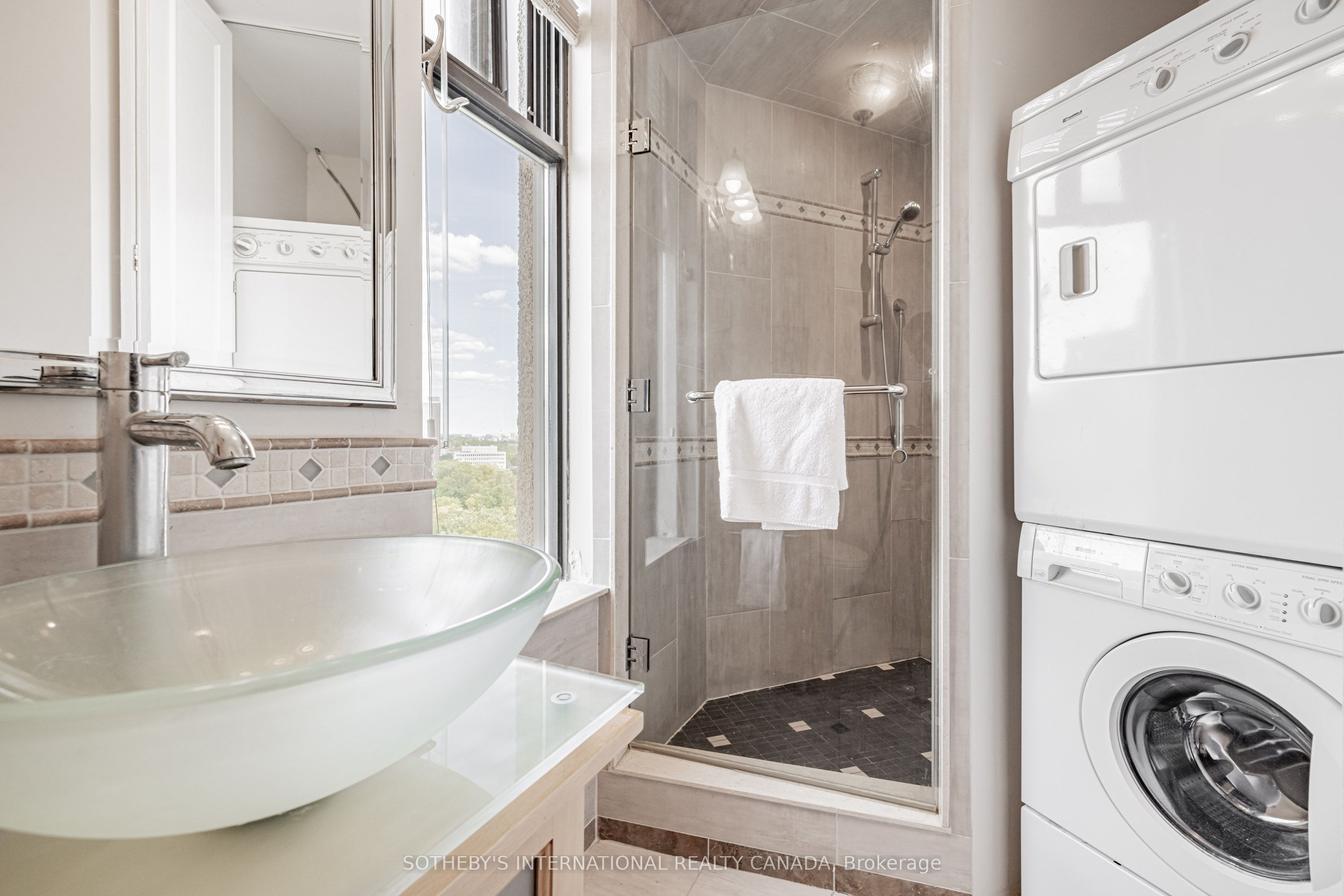 423 Avenue Road 13 Property Photo 31