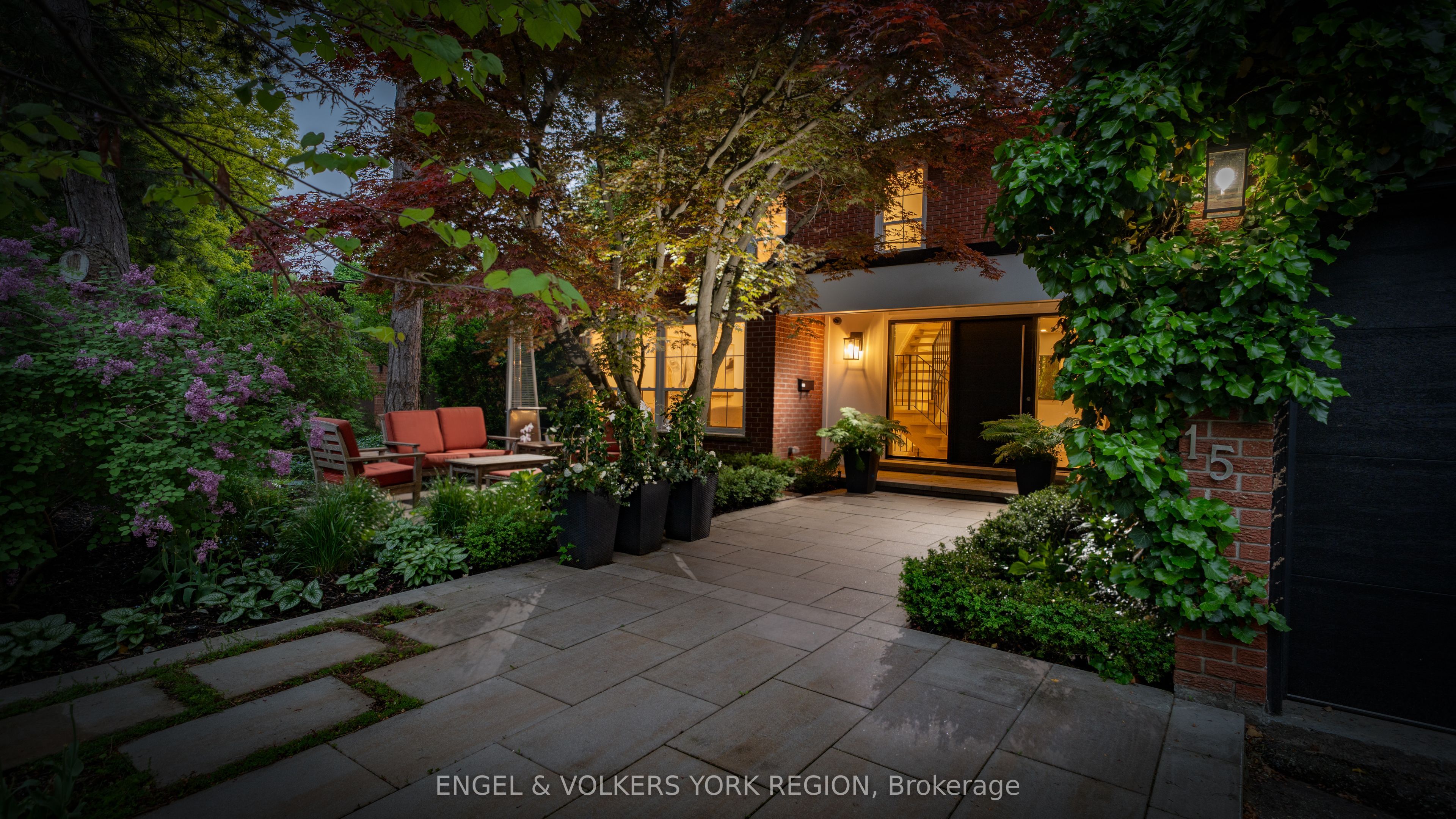 15 Silvergrove Road Property Photo 1