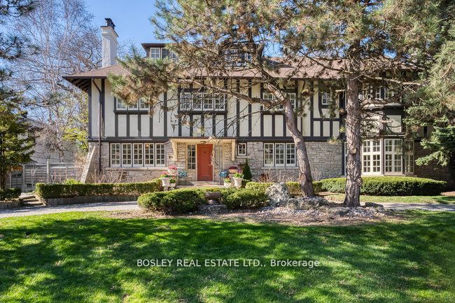 40 Castle Frank Crescent Property Photo 2