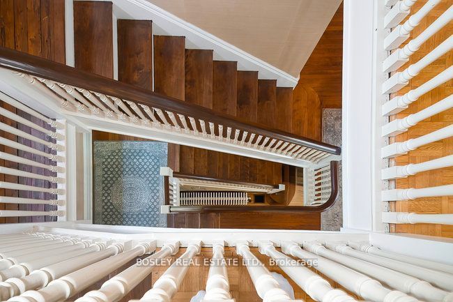 40 Castle Frank Crescent Property Photo 12