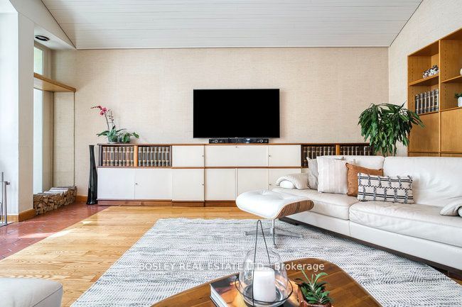 40 Castle Frank Crescent Property Photo 15