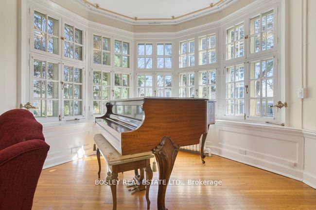 40 Castle Frank Crescent Property Photo 26