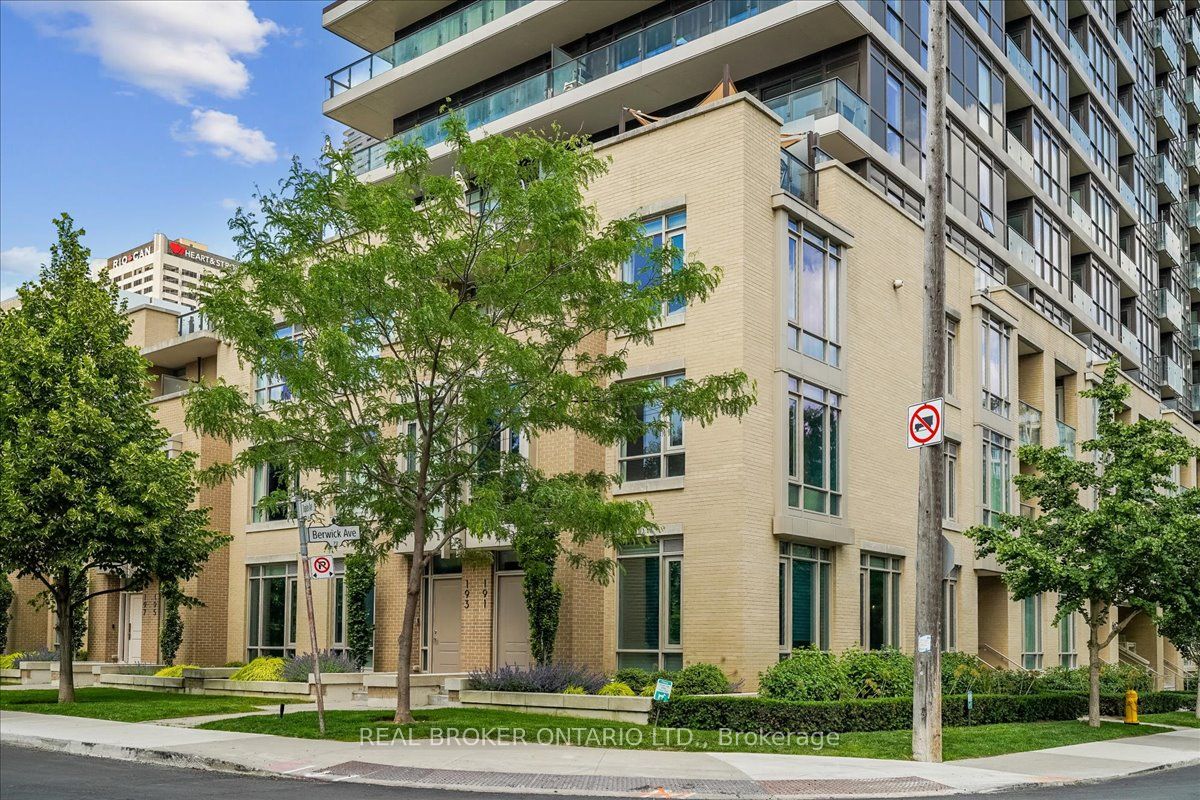 191 Duplex Avenue 105 Property Photo 2