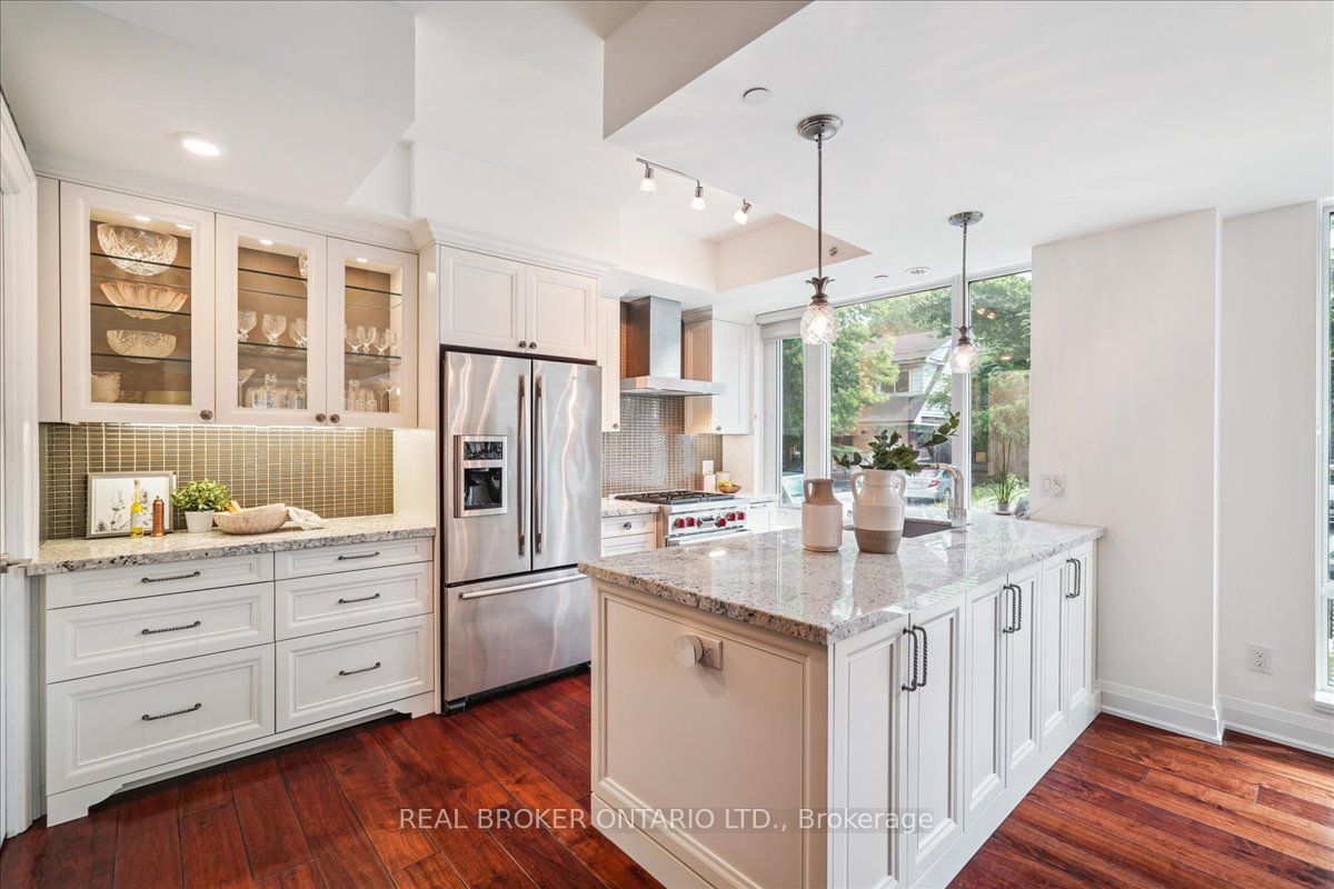 191 Duplex Avenue 105 Property Photo 11