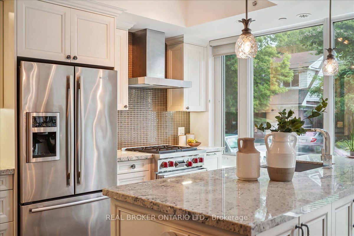 191 Duplex Avenue 105 Property Photo 12