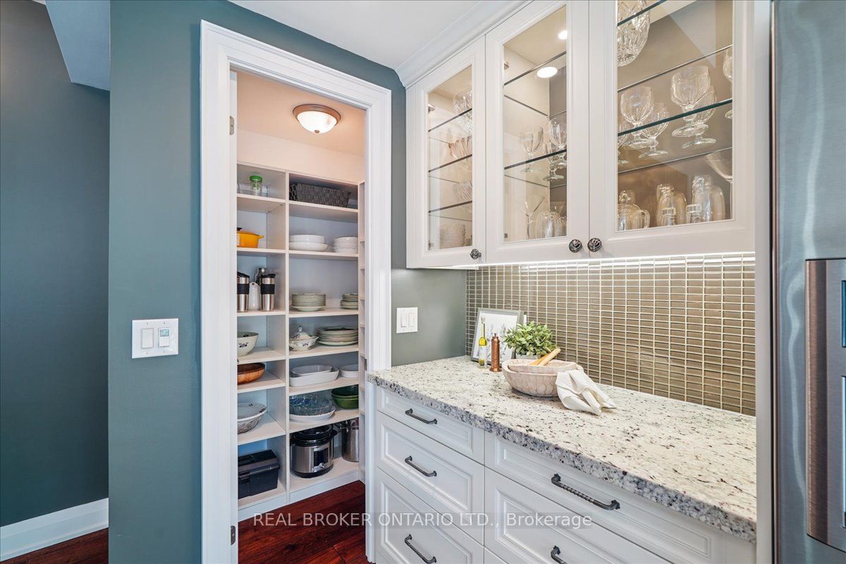 191 Duplex Avenue 105 Property Photo 15