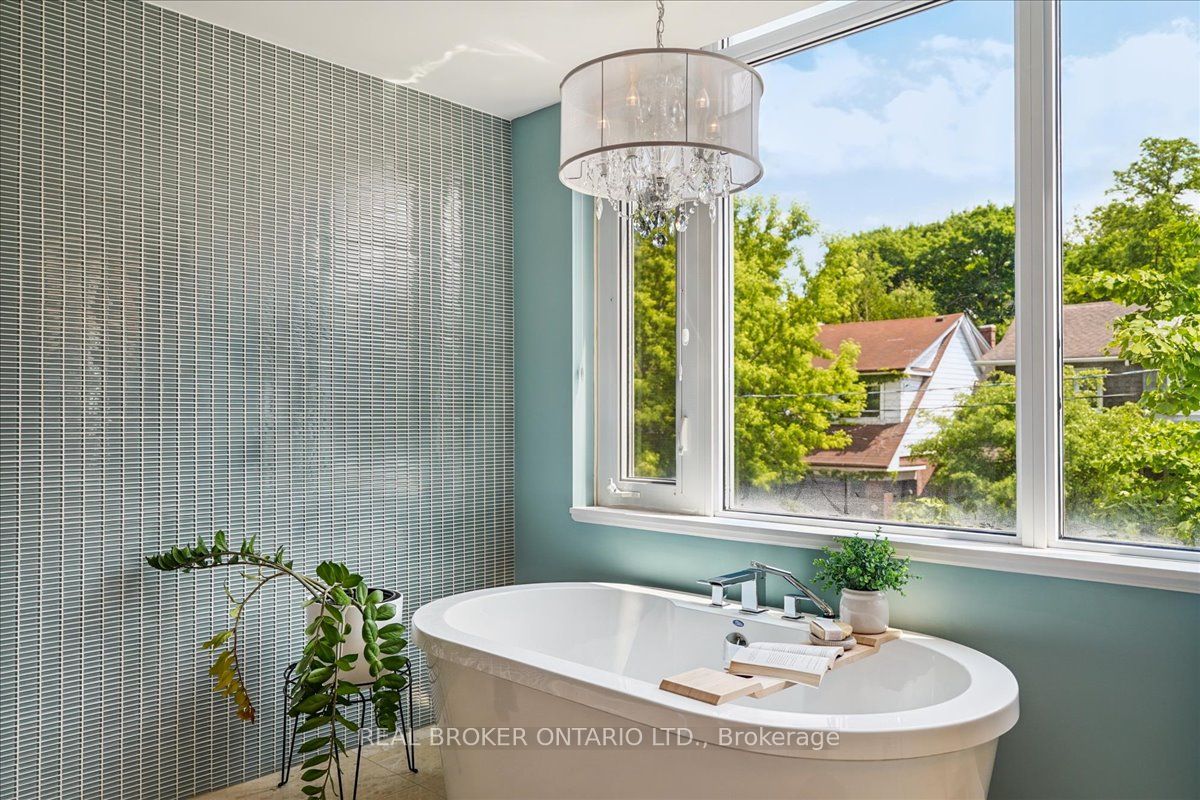 191 Duplex Avenue 105 Property Photo 22