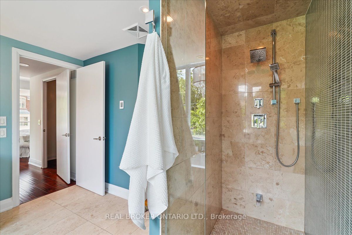 191 Duplex Avenue 105 Property Photo 23