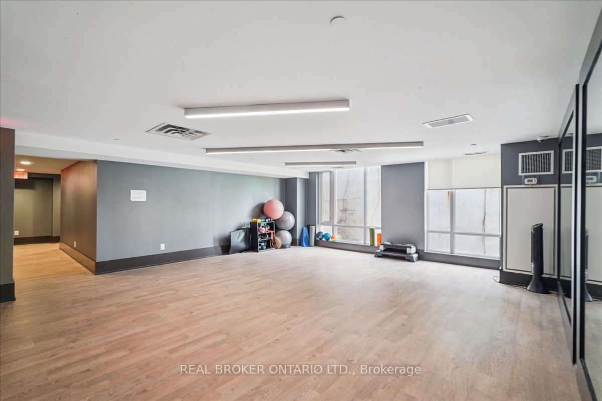 191 Duplex Avenue 105 Property Photo 39