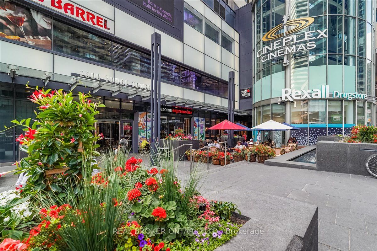 191 Duplex Avenue 105 Property Photo 46