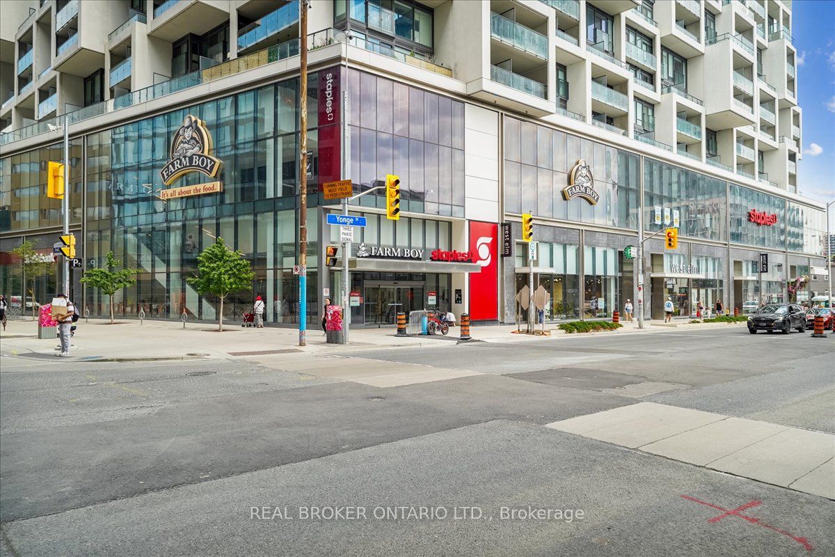 191 Duplex Avenue 105 Property Photo 47