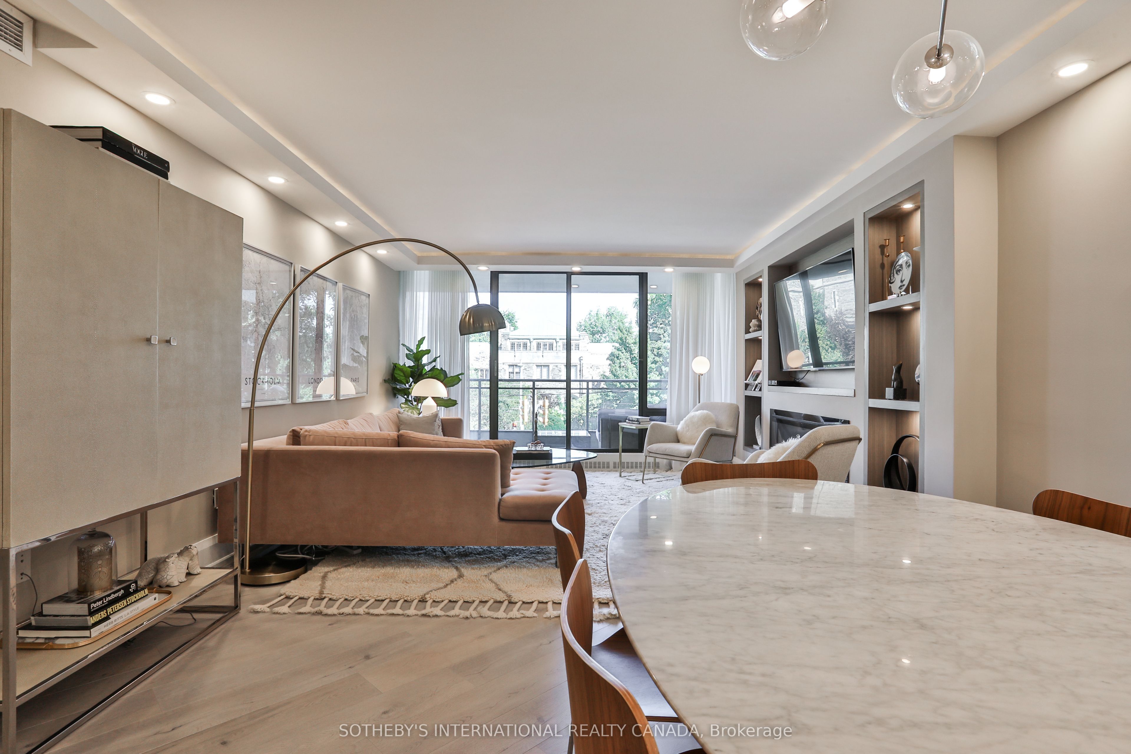 235 St Clair Avenue W 301 Property Photo 4