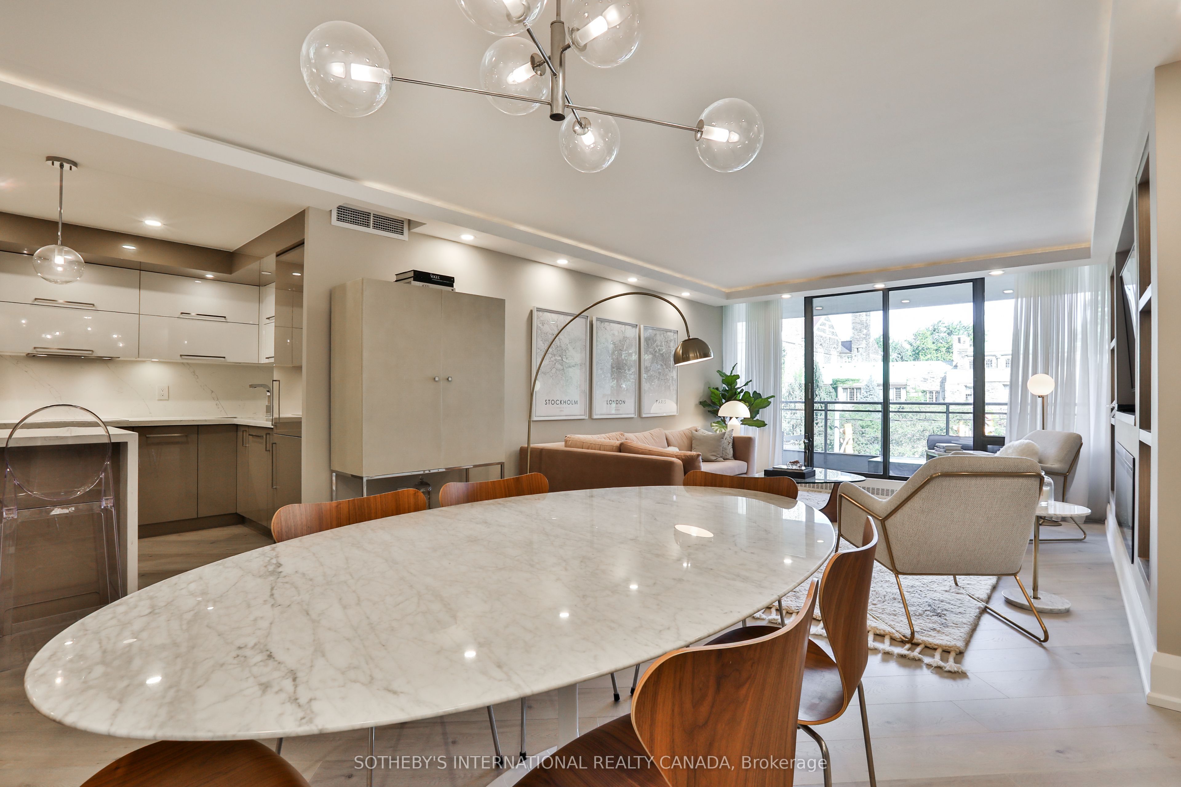 235 St Clair Avenue W 301 Property Photo 5