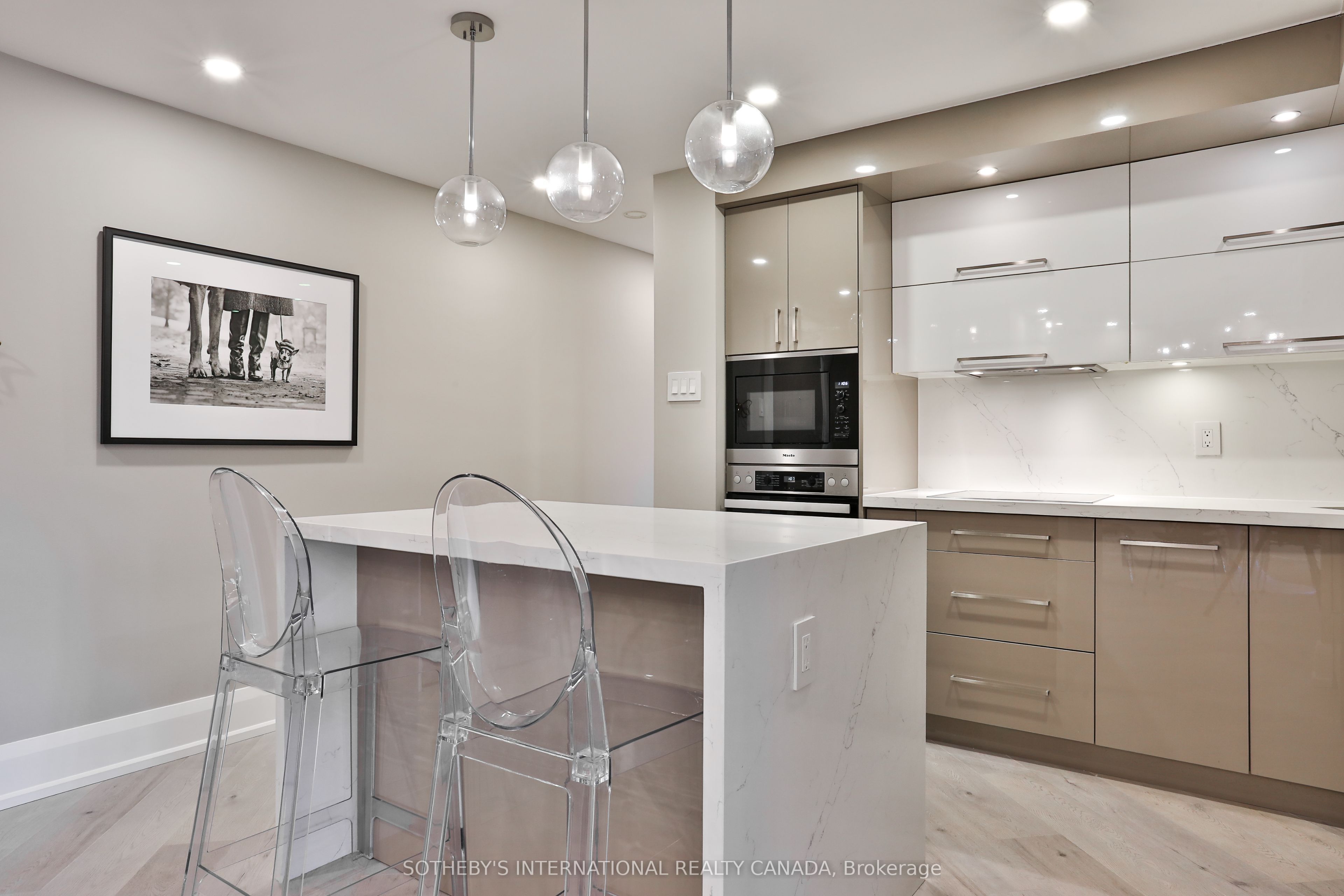 235 St Clair Avenue W 301 Property Photo 17