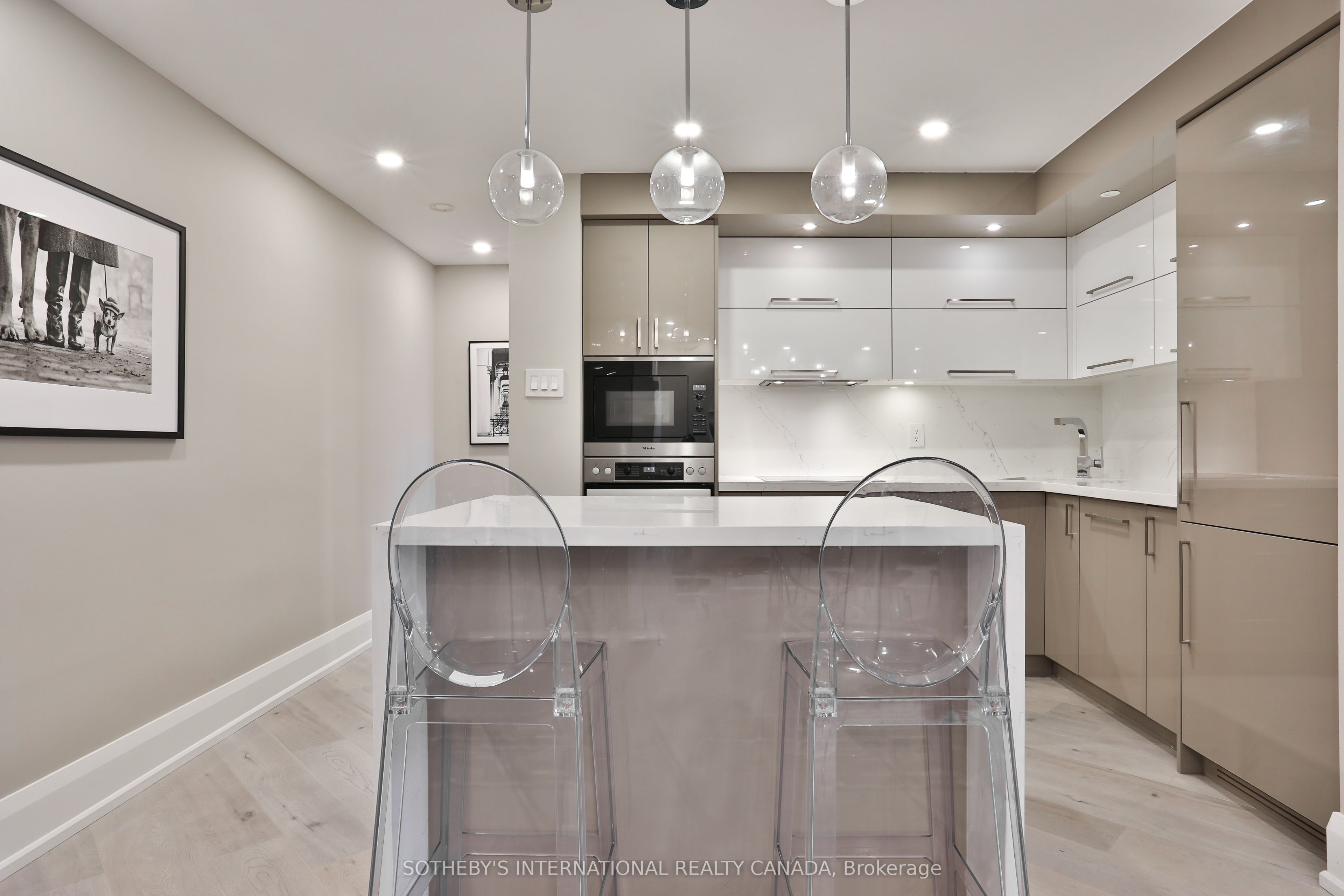 235 St Clair Avenue W 301 Property Photo 18