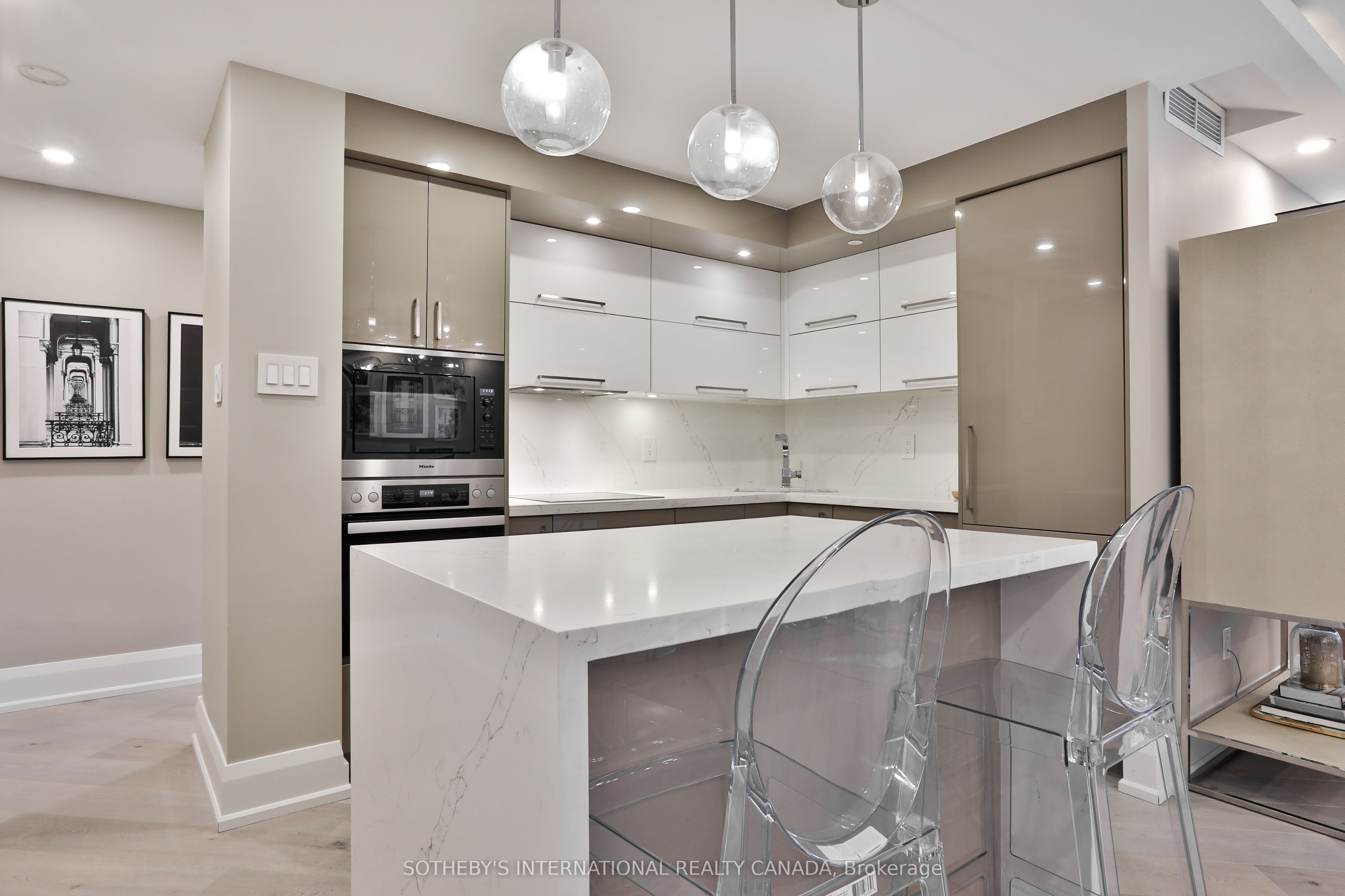 235 St Clair Avenue W 301 Property Photo 19