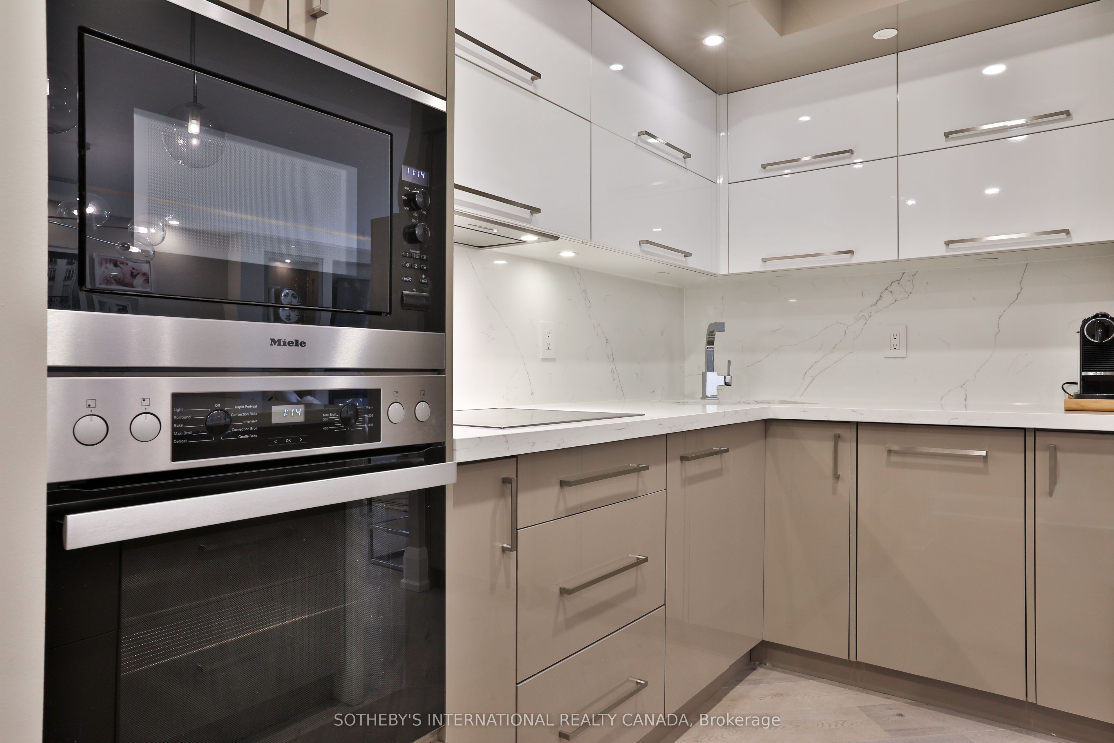 235 St Clair Avenue W 301 Property Photo 20