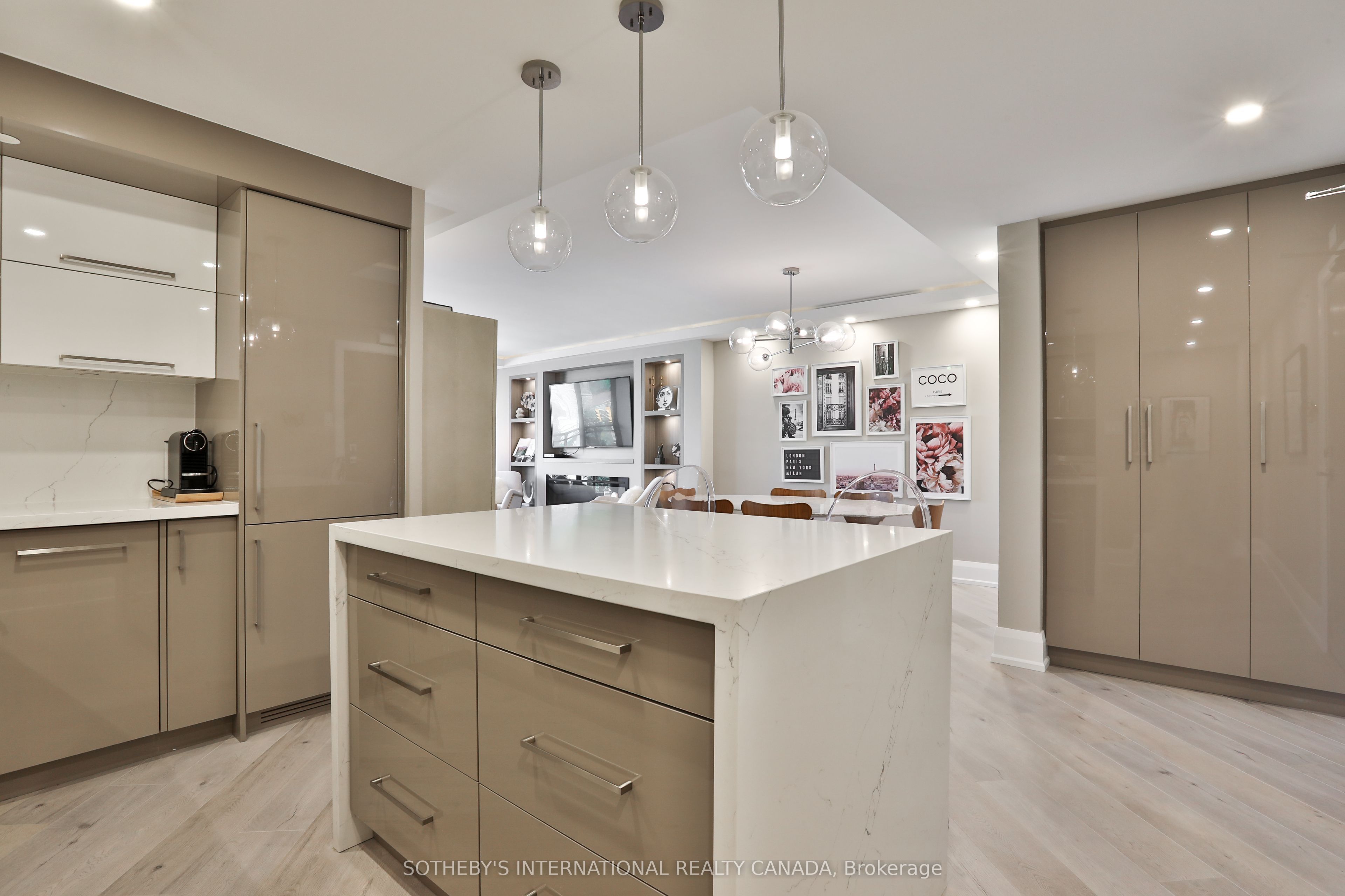 235 St Clair Avenue W 301 Property Photo 21