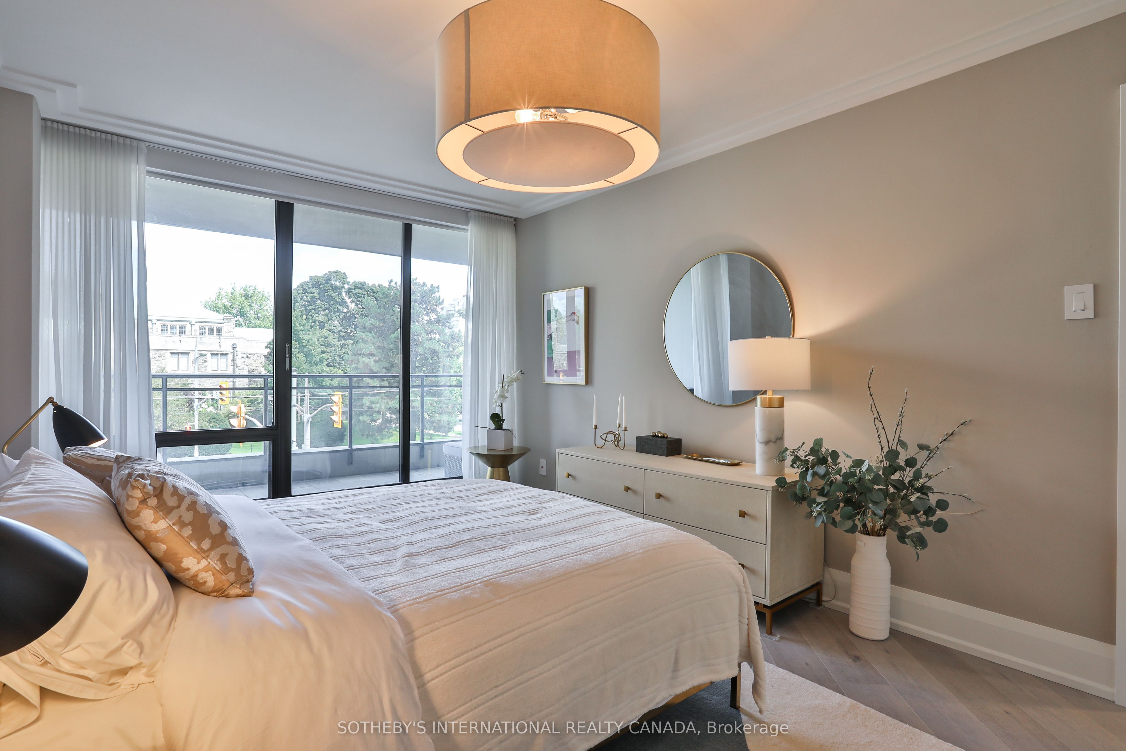 235 St Clair Avenue W 301 Property Photo 24