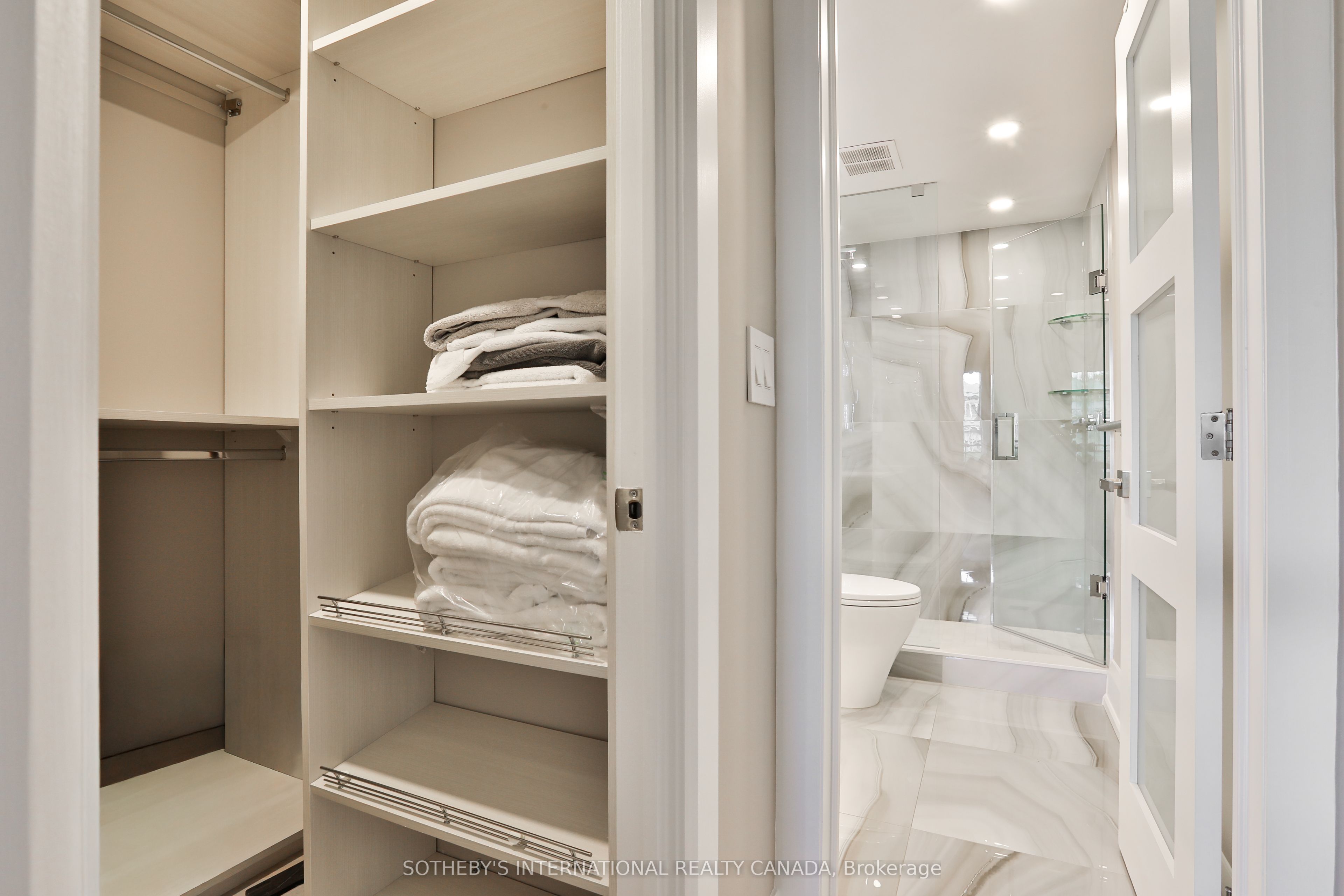 235 St Clair Avenue W 301 Property Photo 27