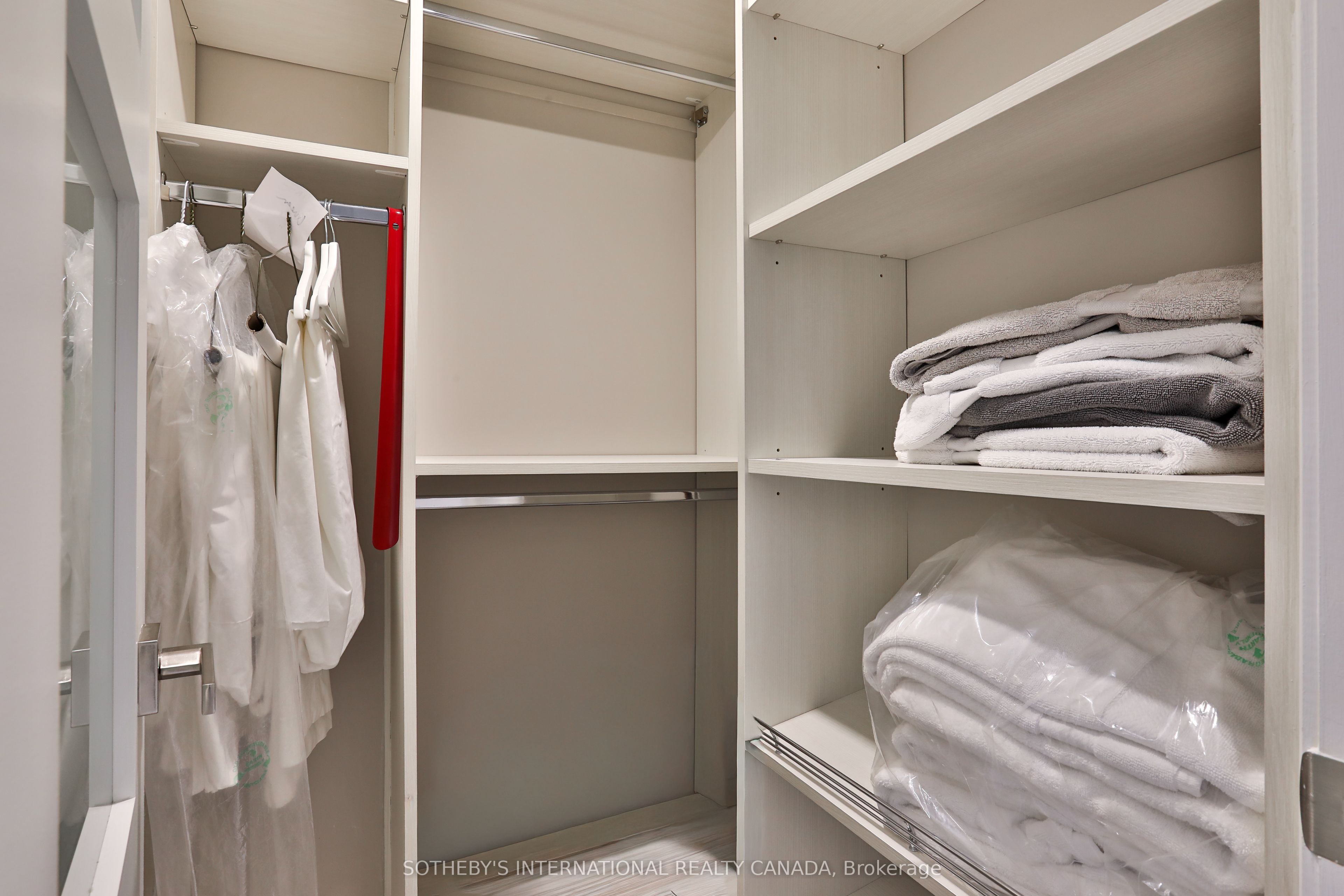 235 St Clair Avenue W 301 Property Photo 28