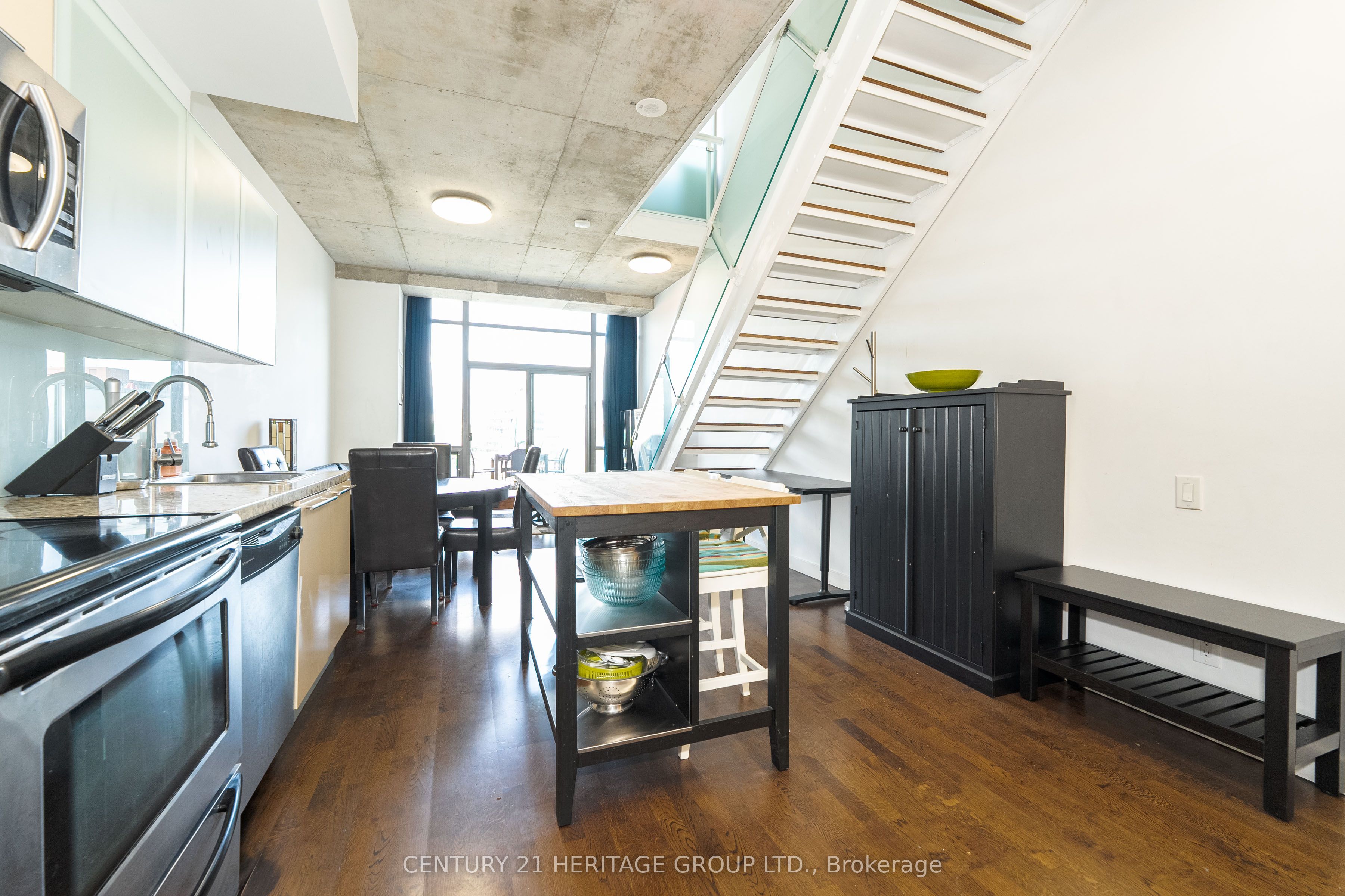 33 Mill Street 607 Property Photo 5