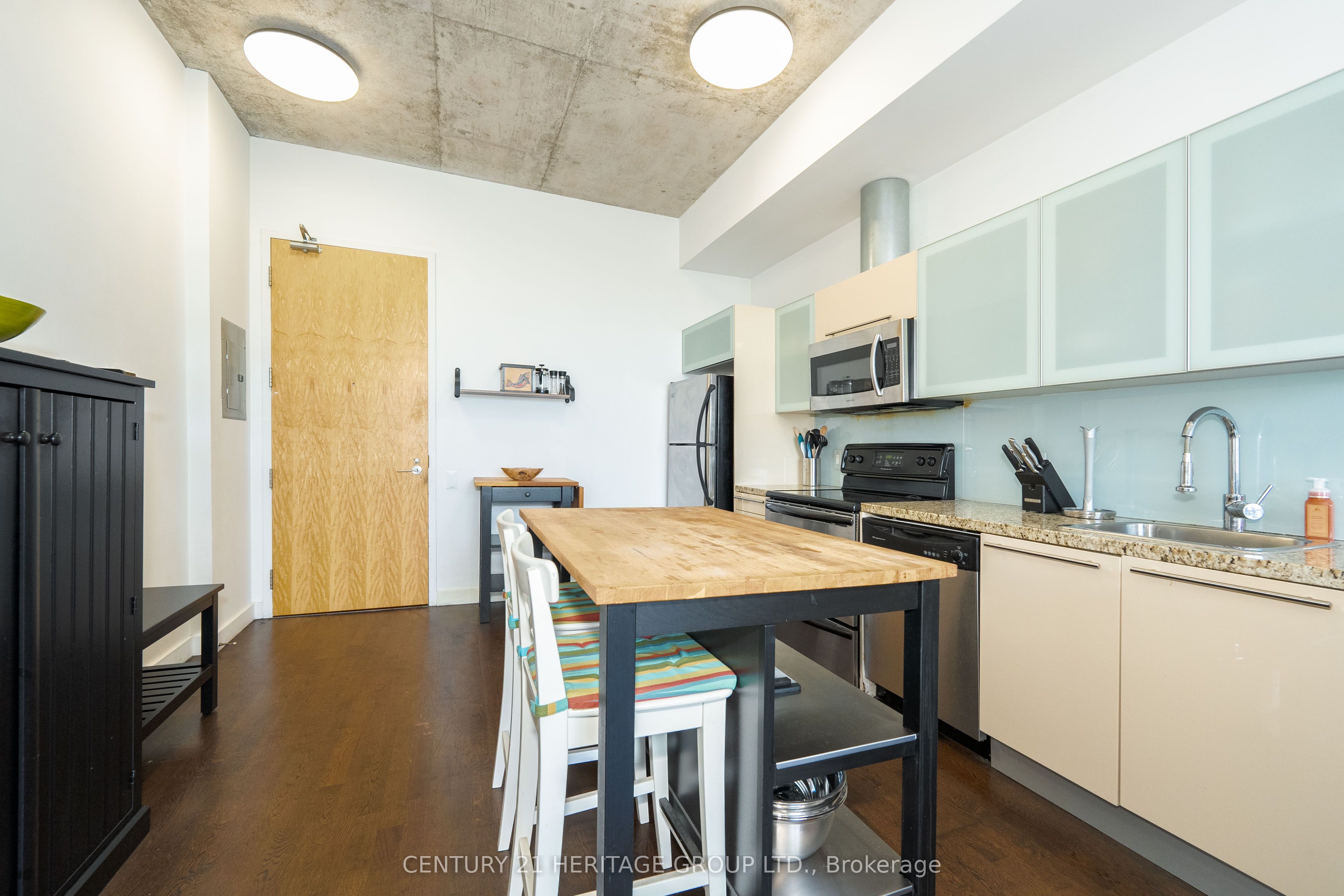 33 Mill Street 607 Property Photo 6