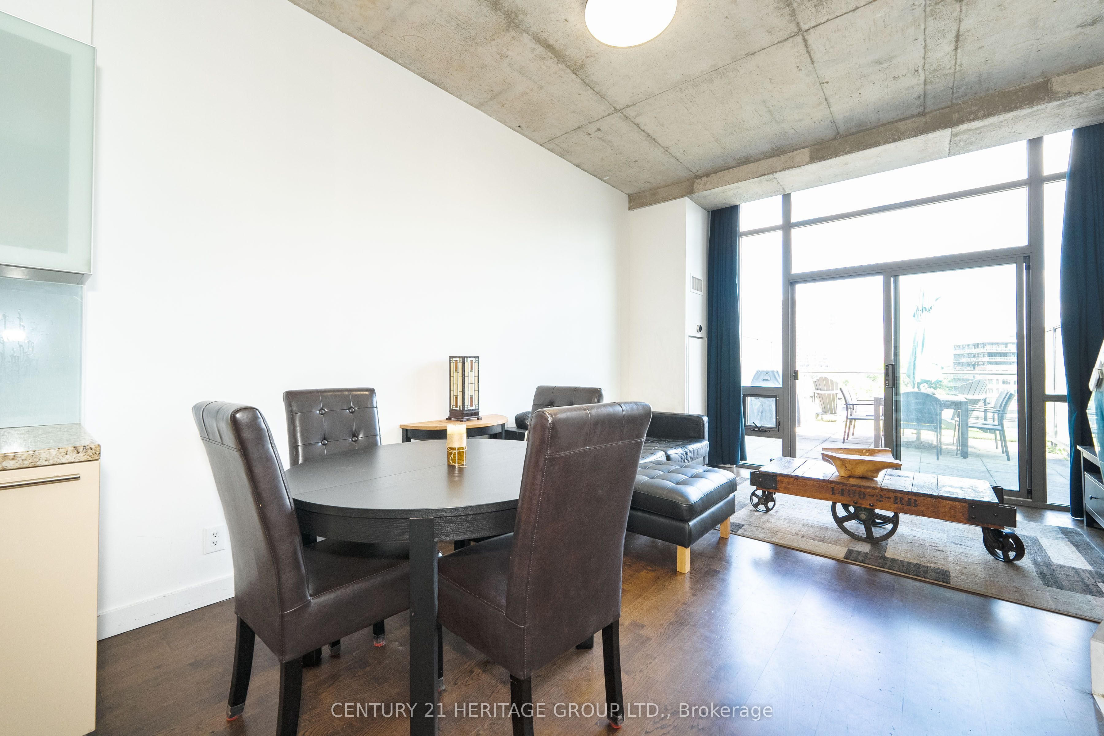 33 Mill Street 607 Property Photo 7