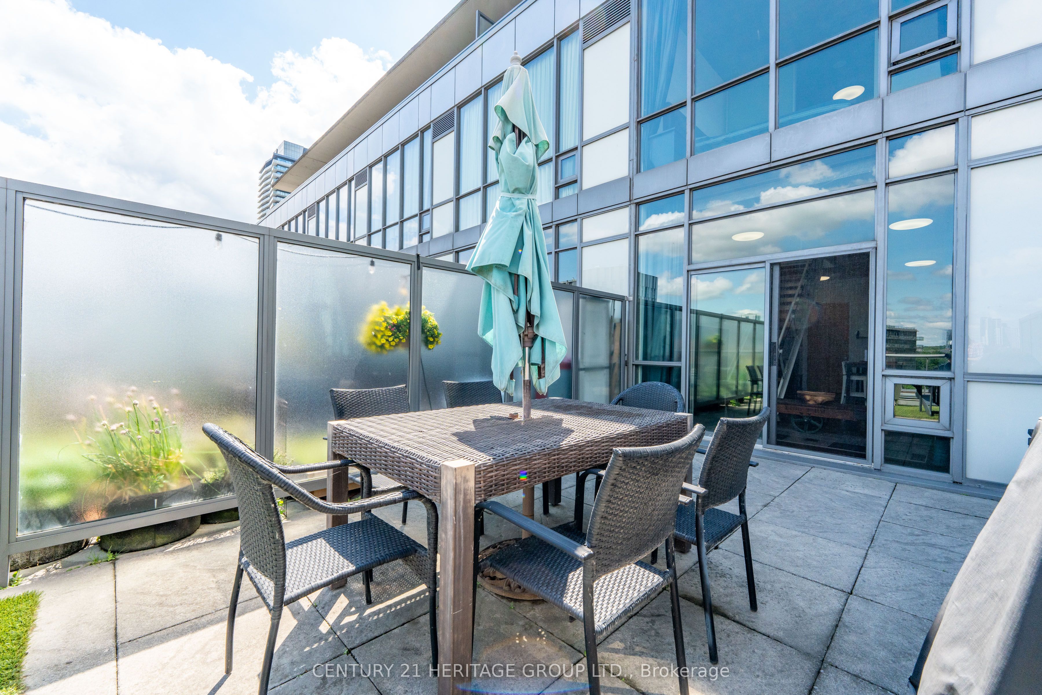 33 Mill Street 607 Property Photo 16