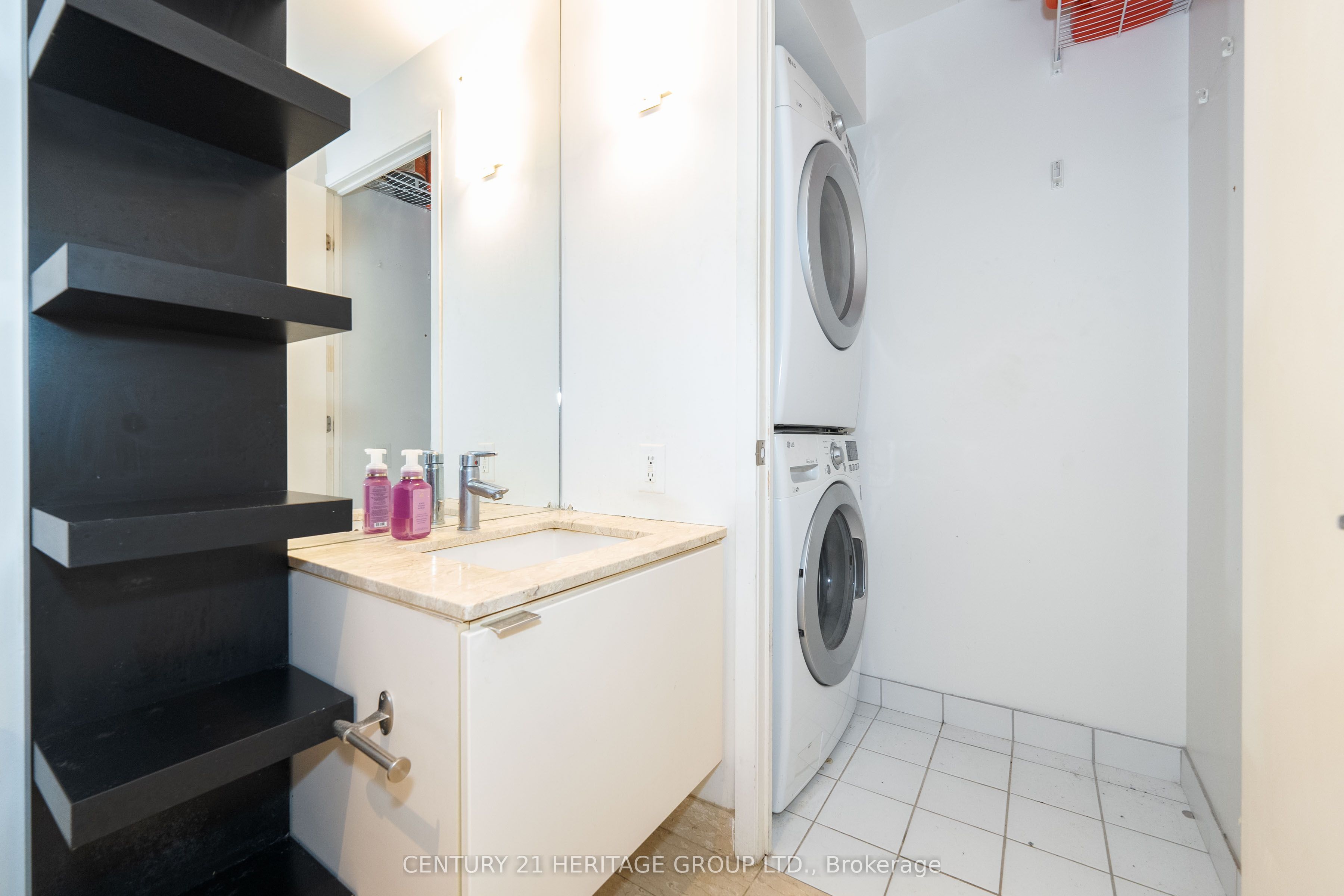 33 Mill Street 607 Property Photo 23