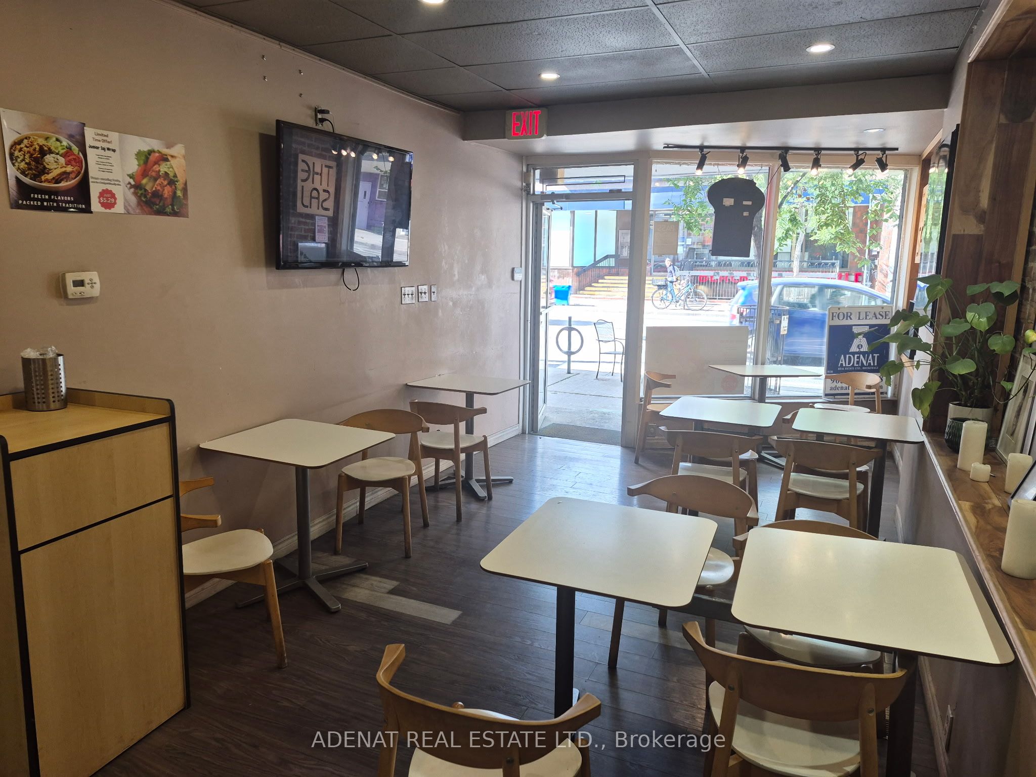 975 Bloor Street W Property Photo 2