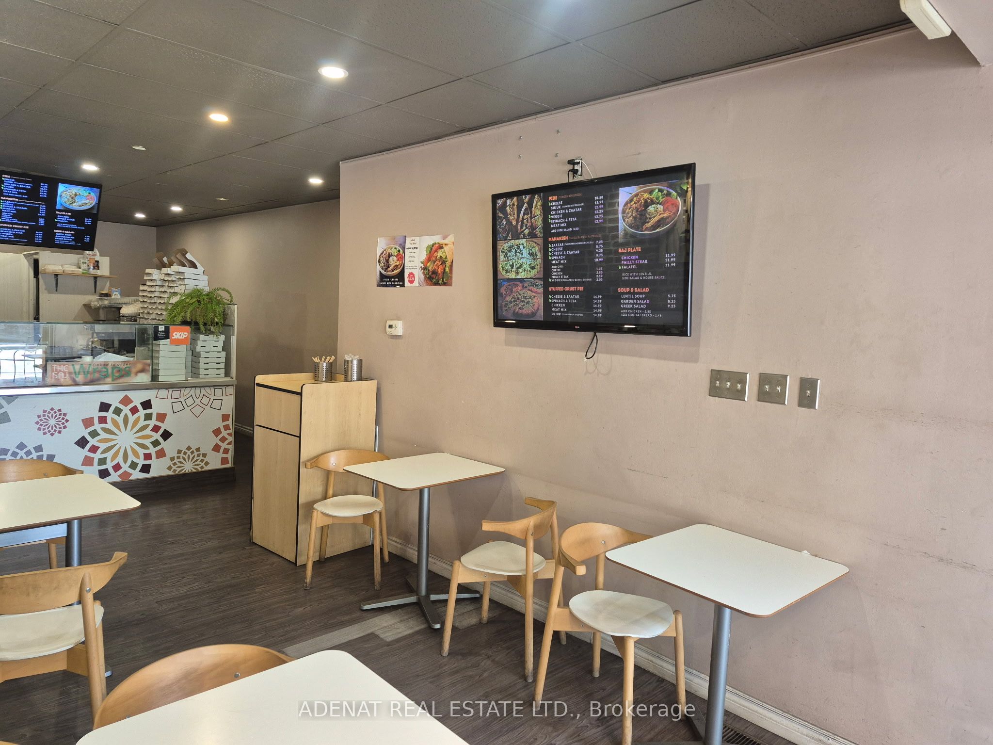 975 Bloor Street W Property Photo 5