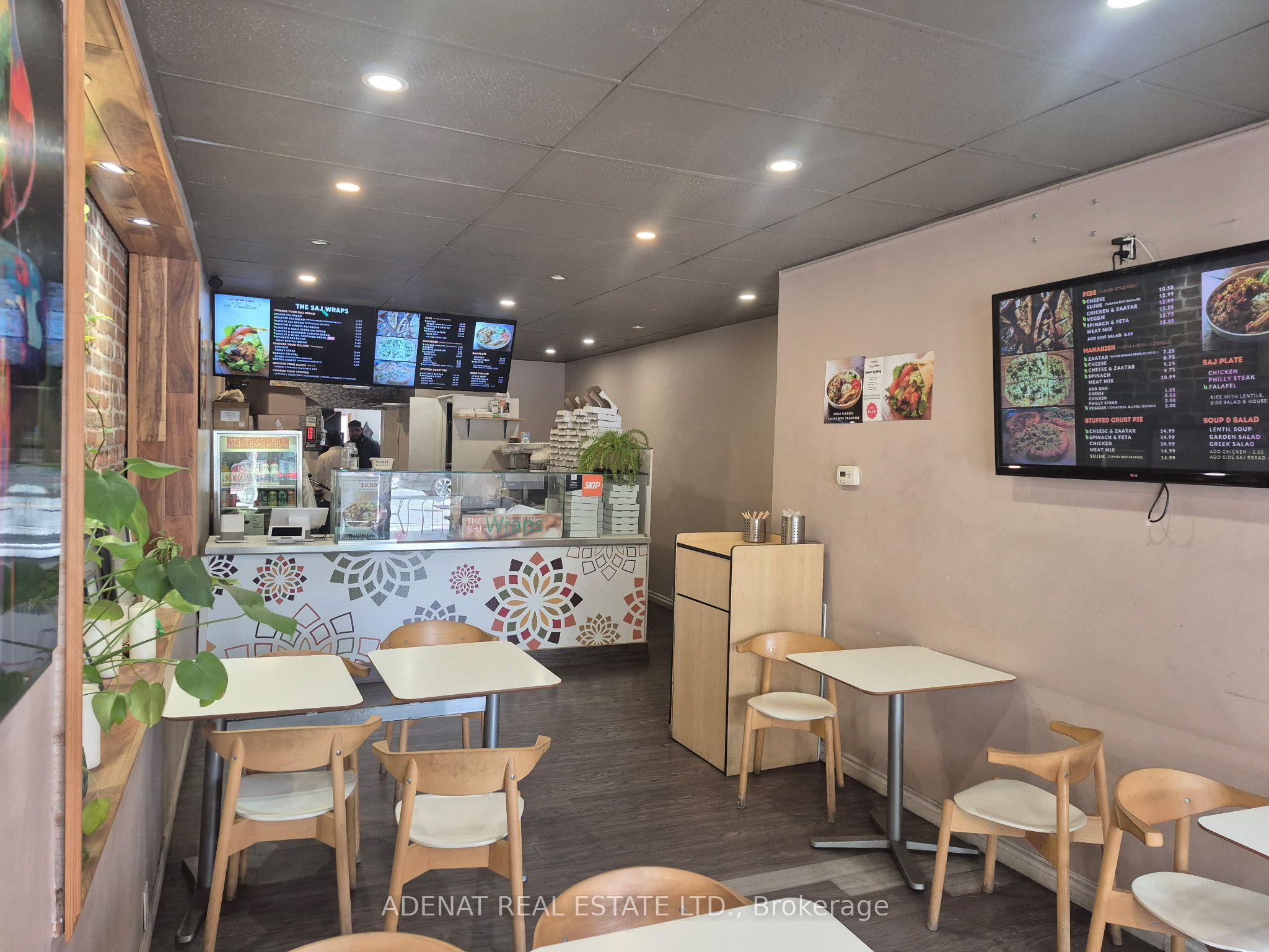 975 Bloor Street W Property Photo 6