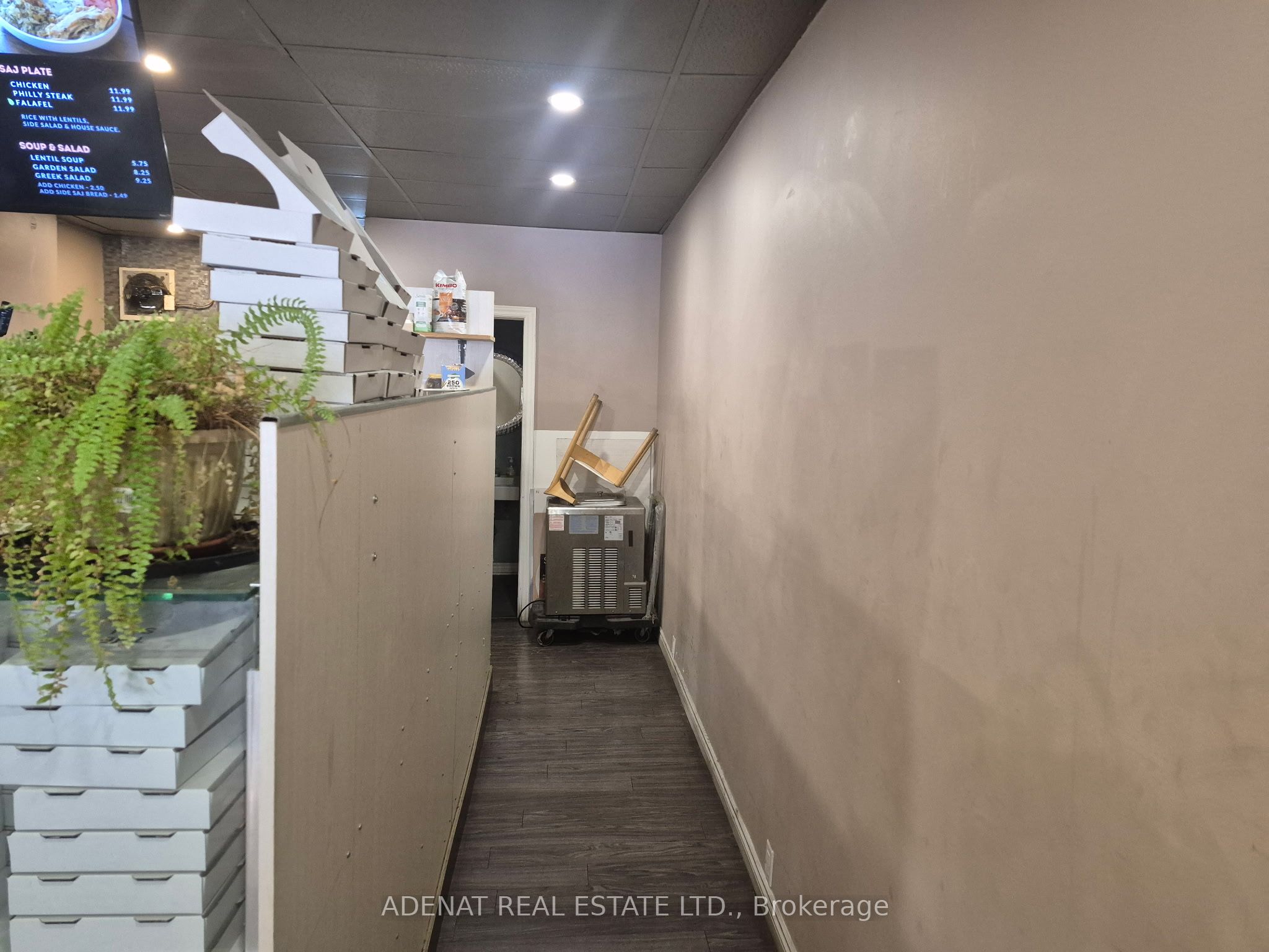 975 Bloor Street W Property Photo 9