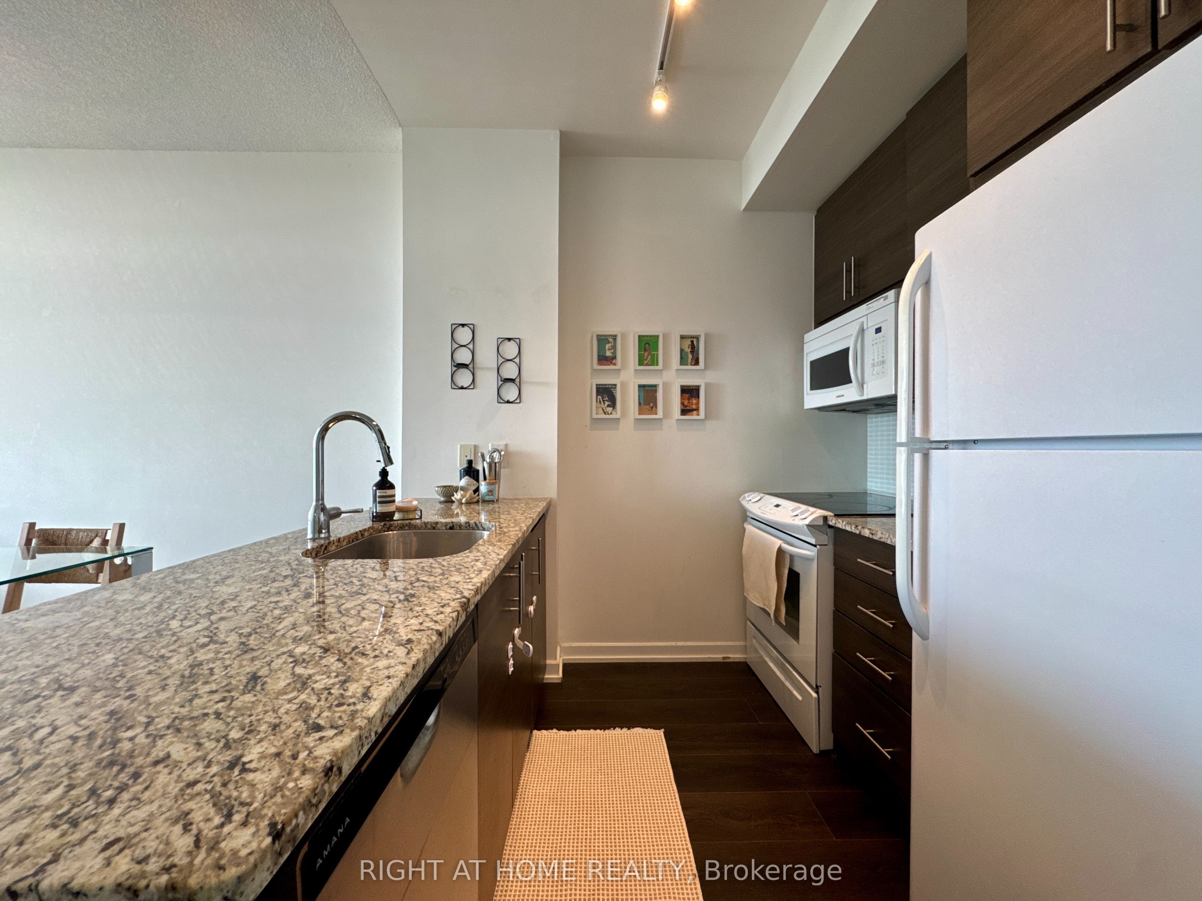 70 Forest Manor Road 2109 Property Photo 17