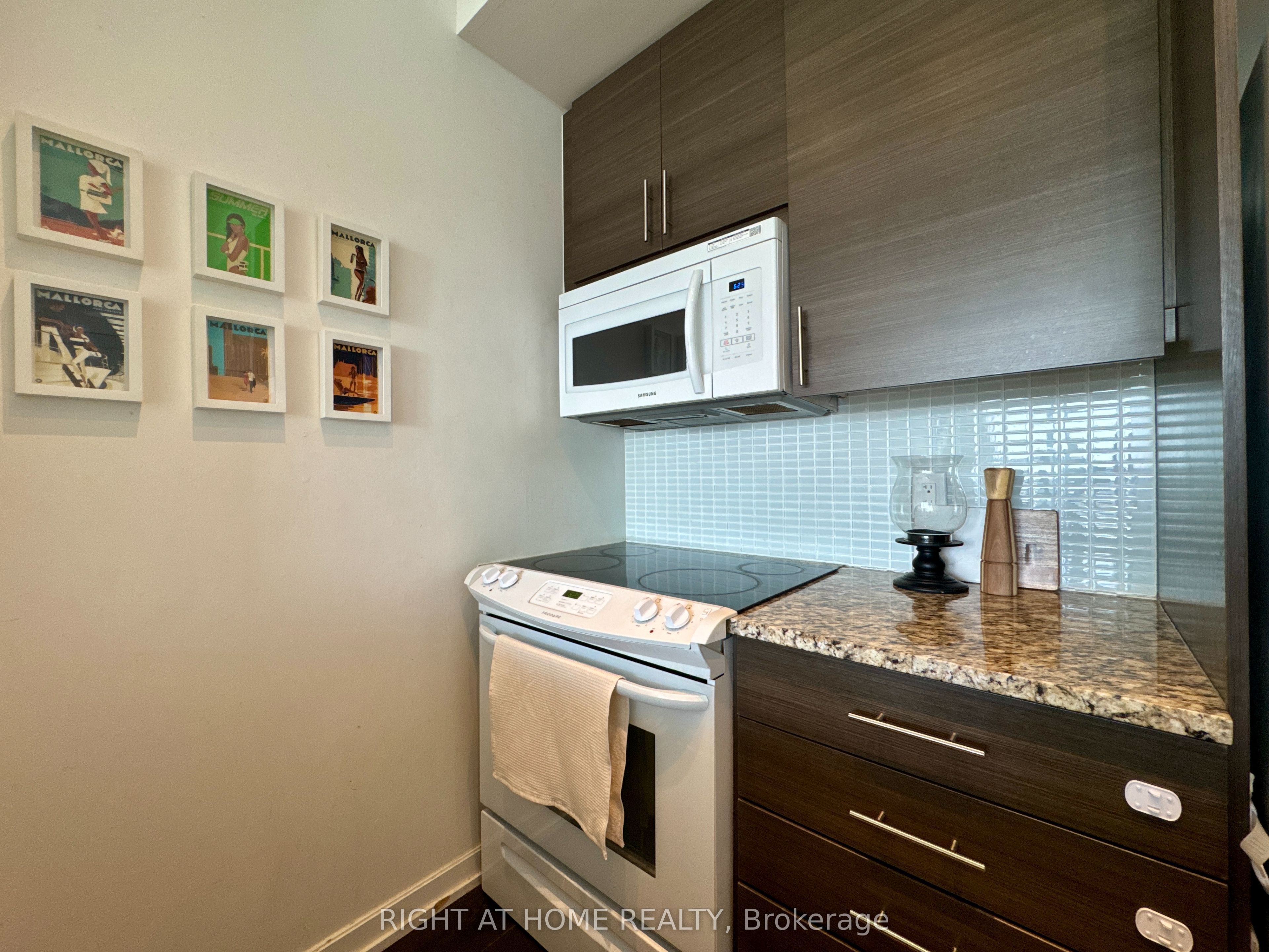 70 Forest Manor Road 2109 Property Photo 18