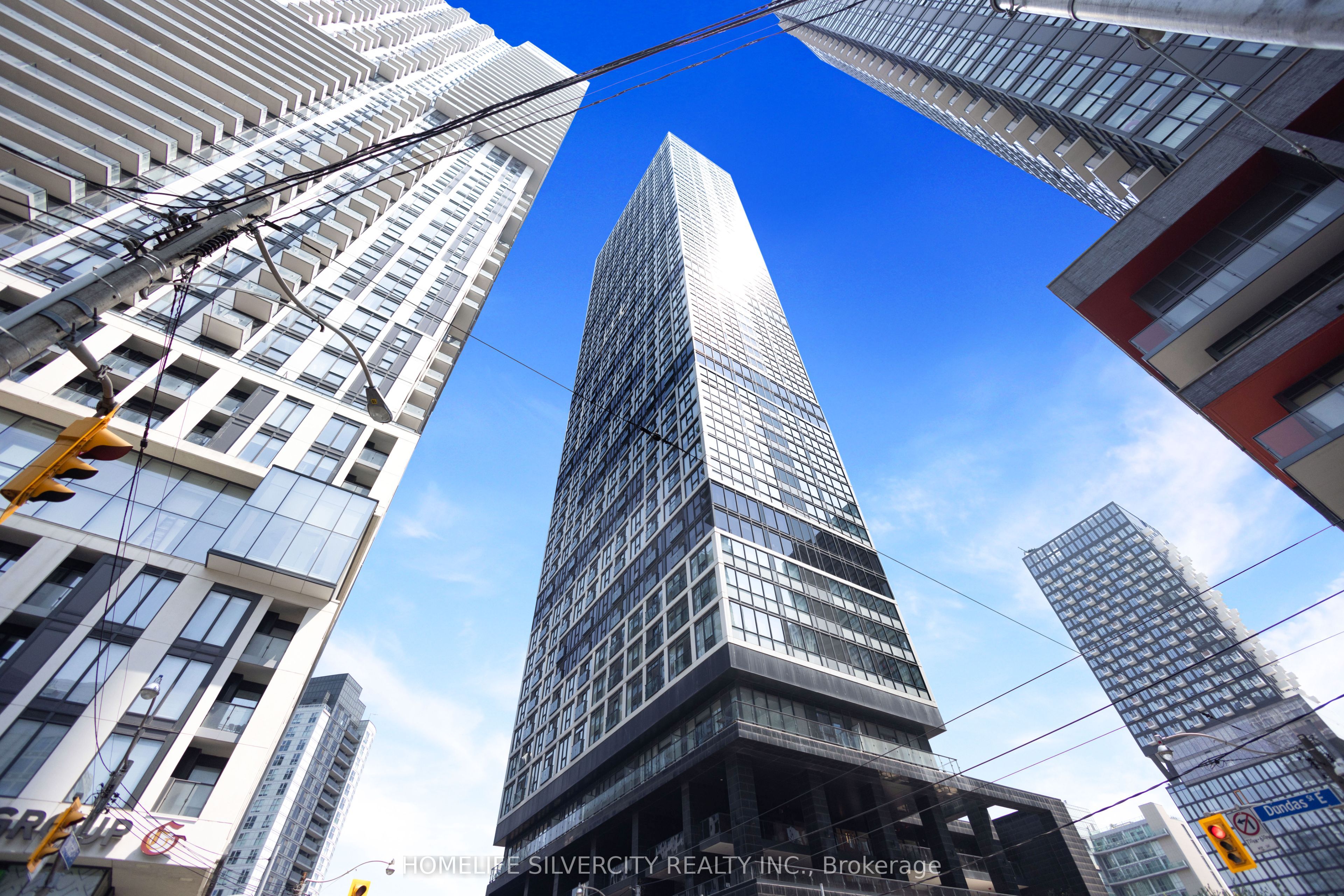 181 Dundas Street E Ph8 Property Photo 3