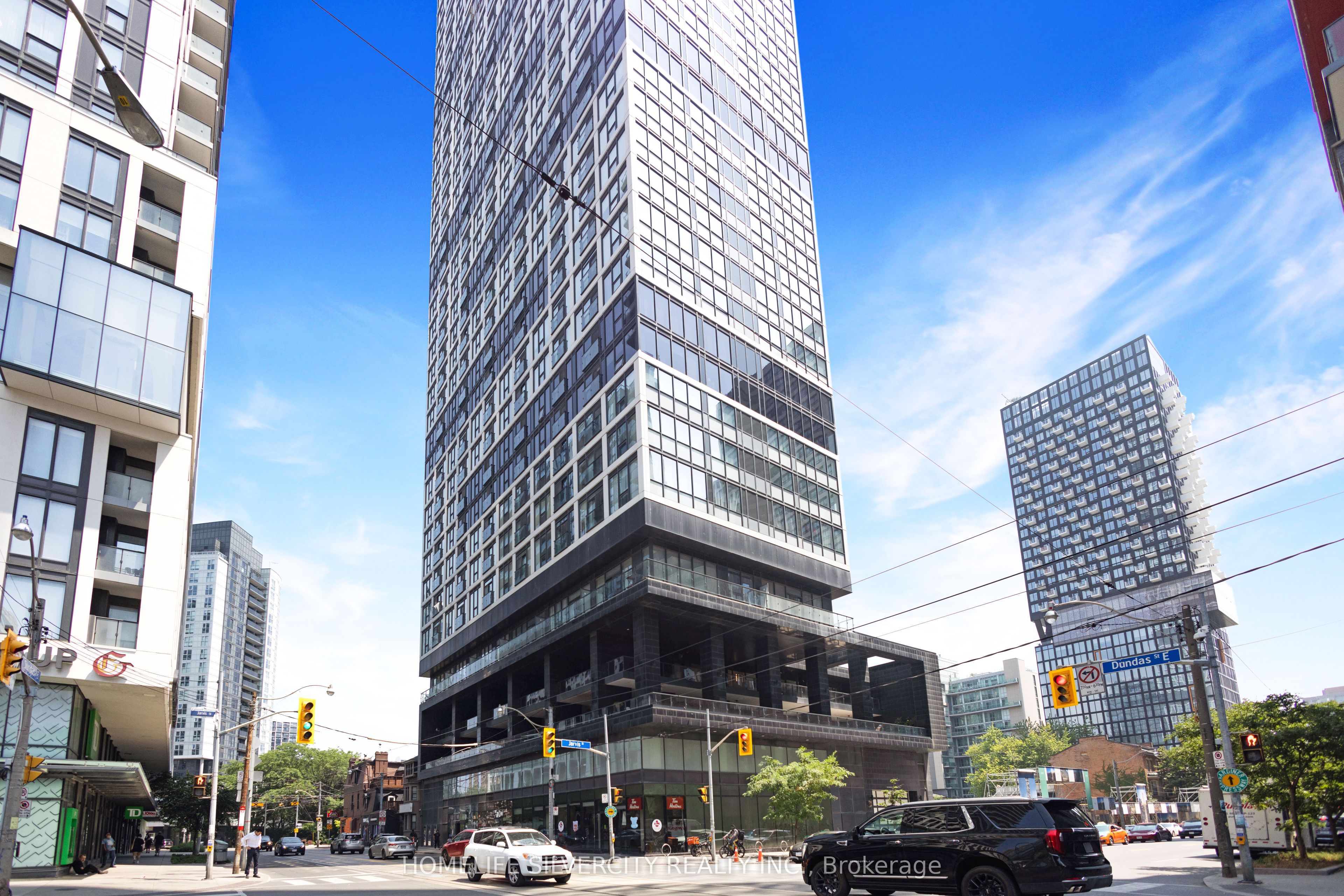 181 Dundas Street E Ph8 Property Photo 4