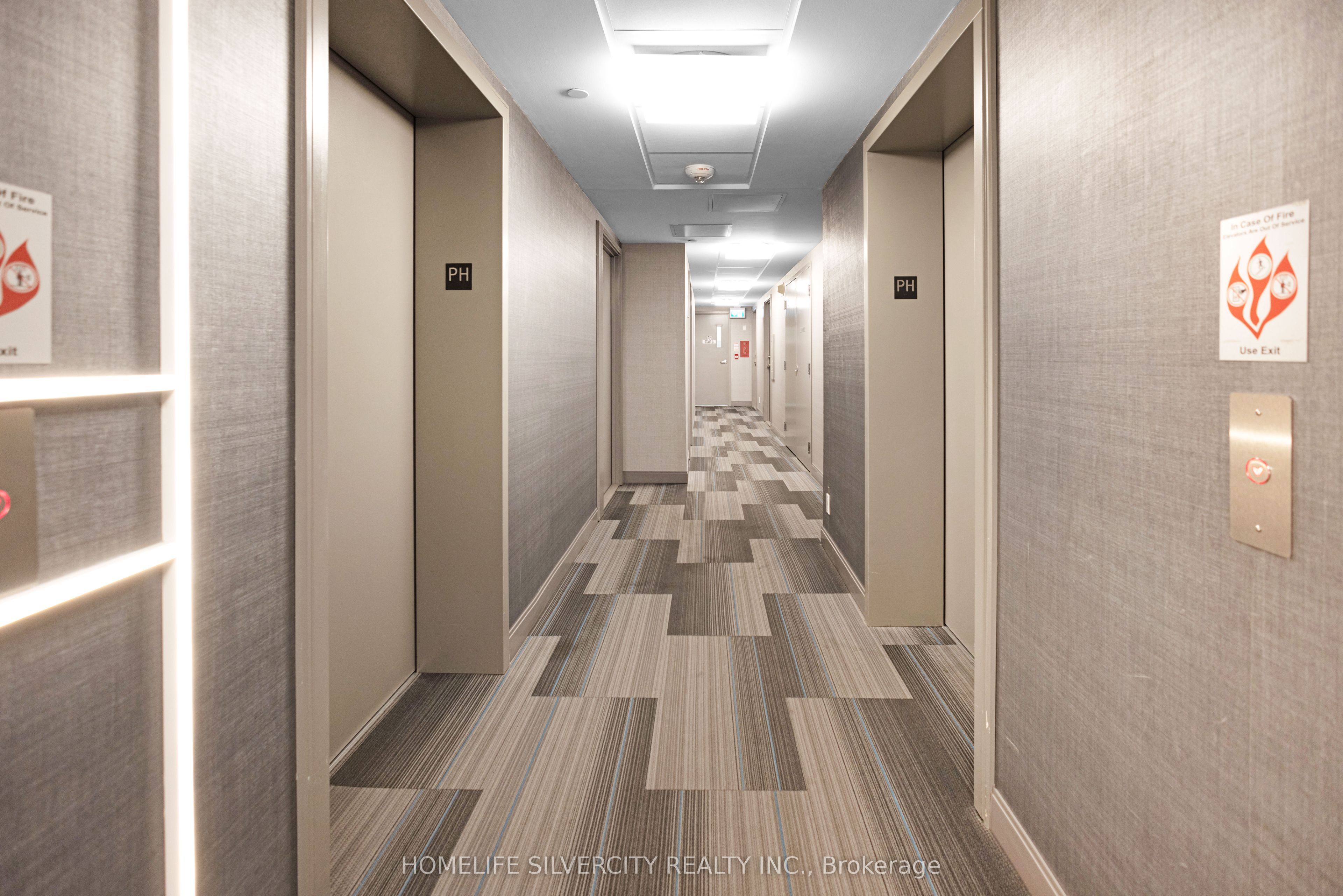 181 Dundas Street E Ph8 Property Photo 7