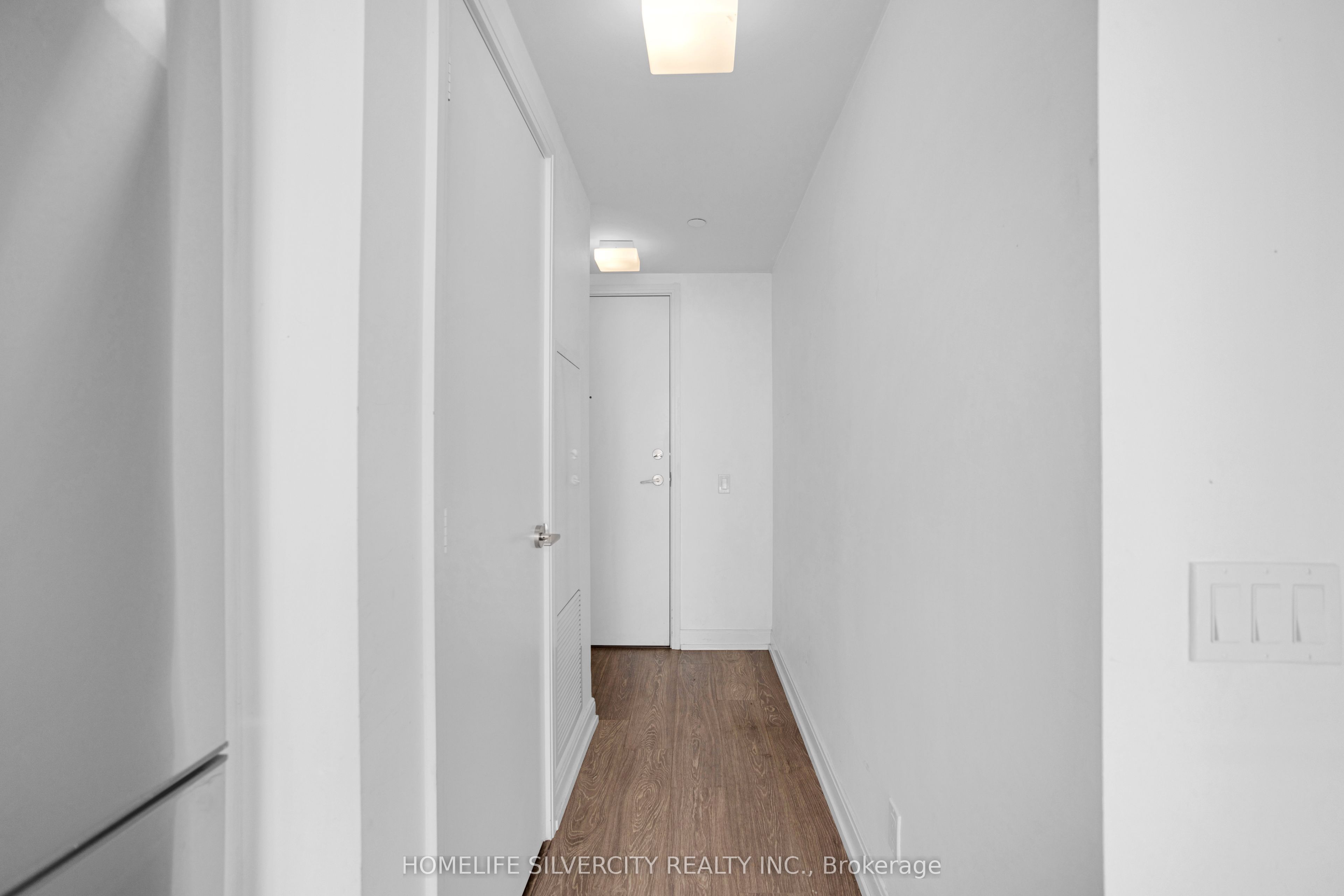 181 Dundas Street E Ph8 Property Photo 11