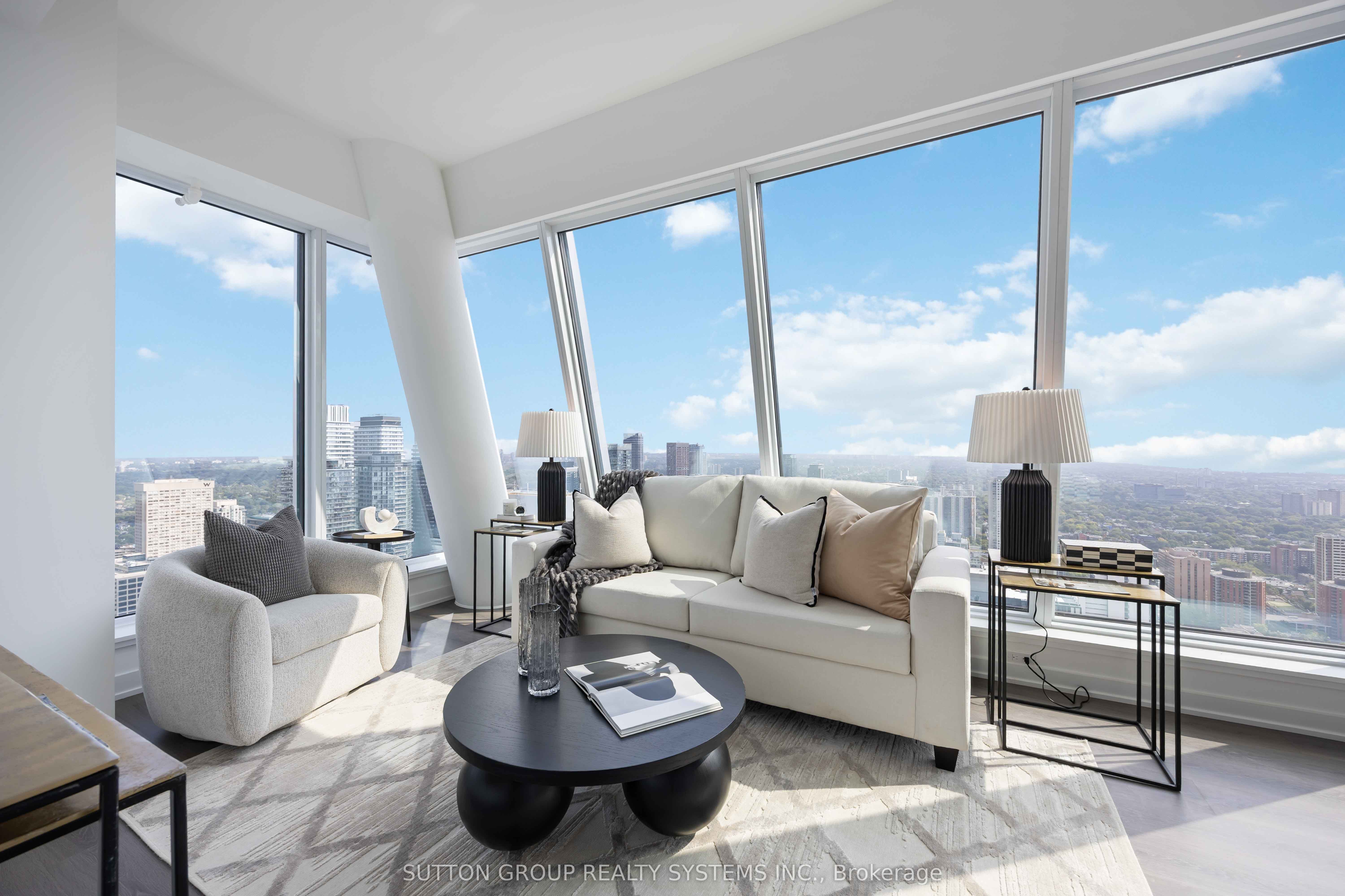 8 W Wellesley Street W LPH05 Property Photo 1