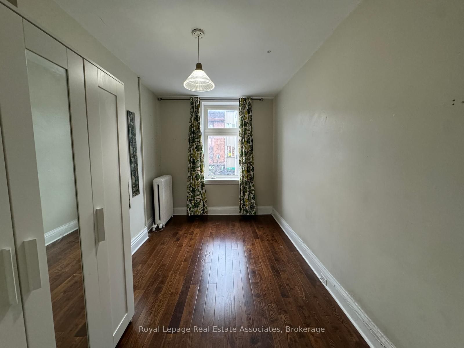 497 Bloor Street W Second Floor Property Photo 2