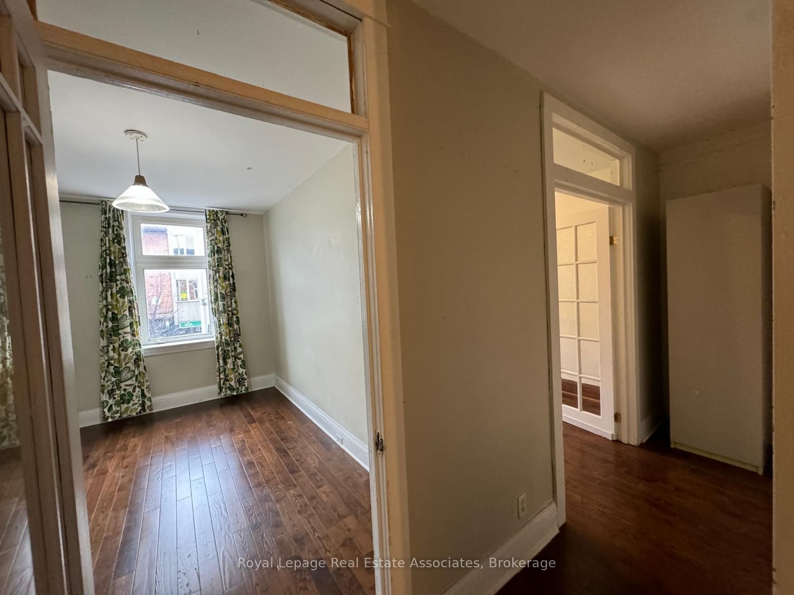 497 Bloor Street W Second Floor Property Photo 3